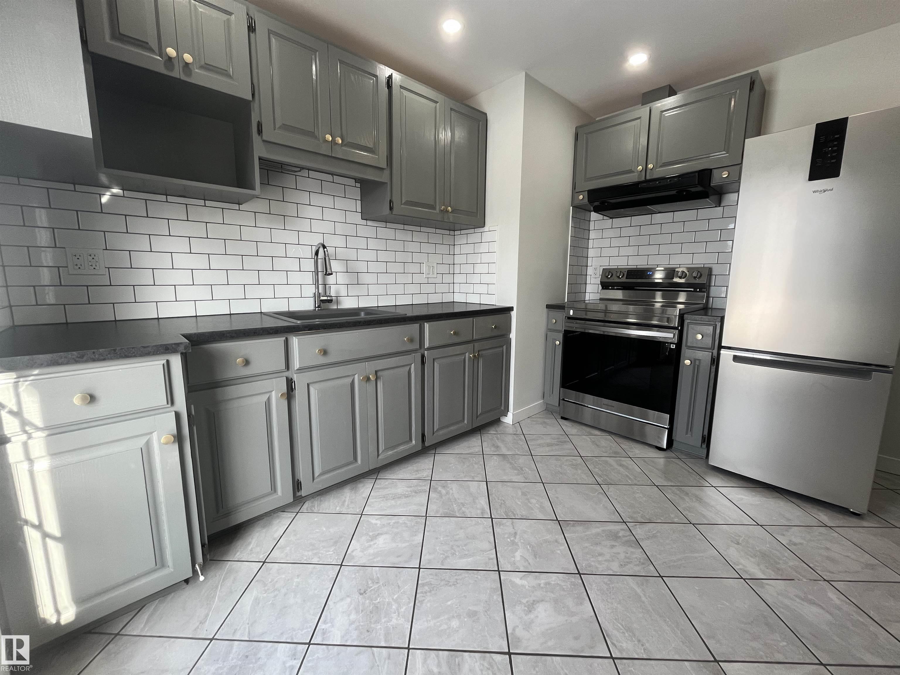 Photo 7 at 10832 163 Street NW, Mayfield, Edmonton