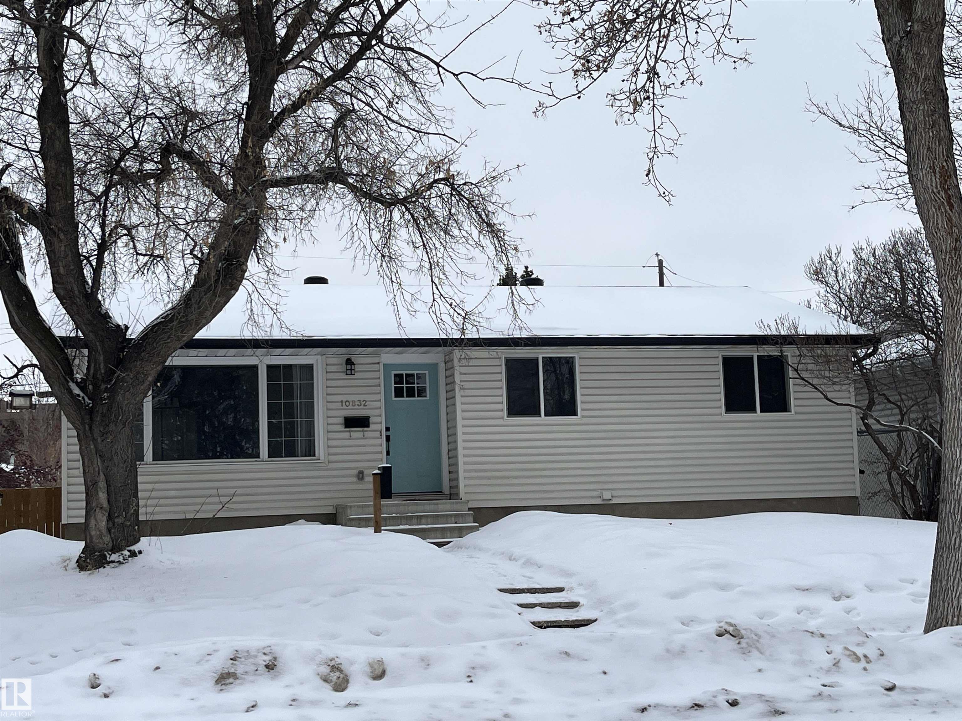 Photo 8 at 10832 163 Street NW, Mayfield, Edmonton