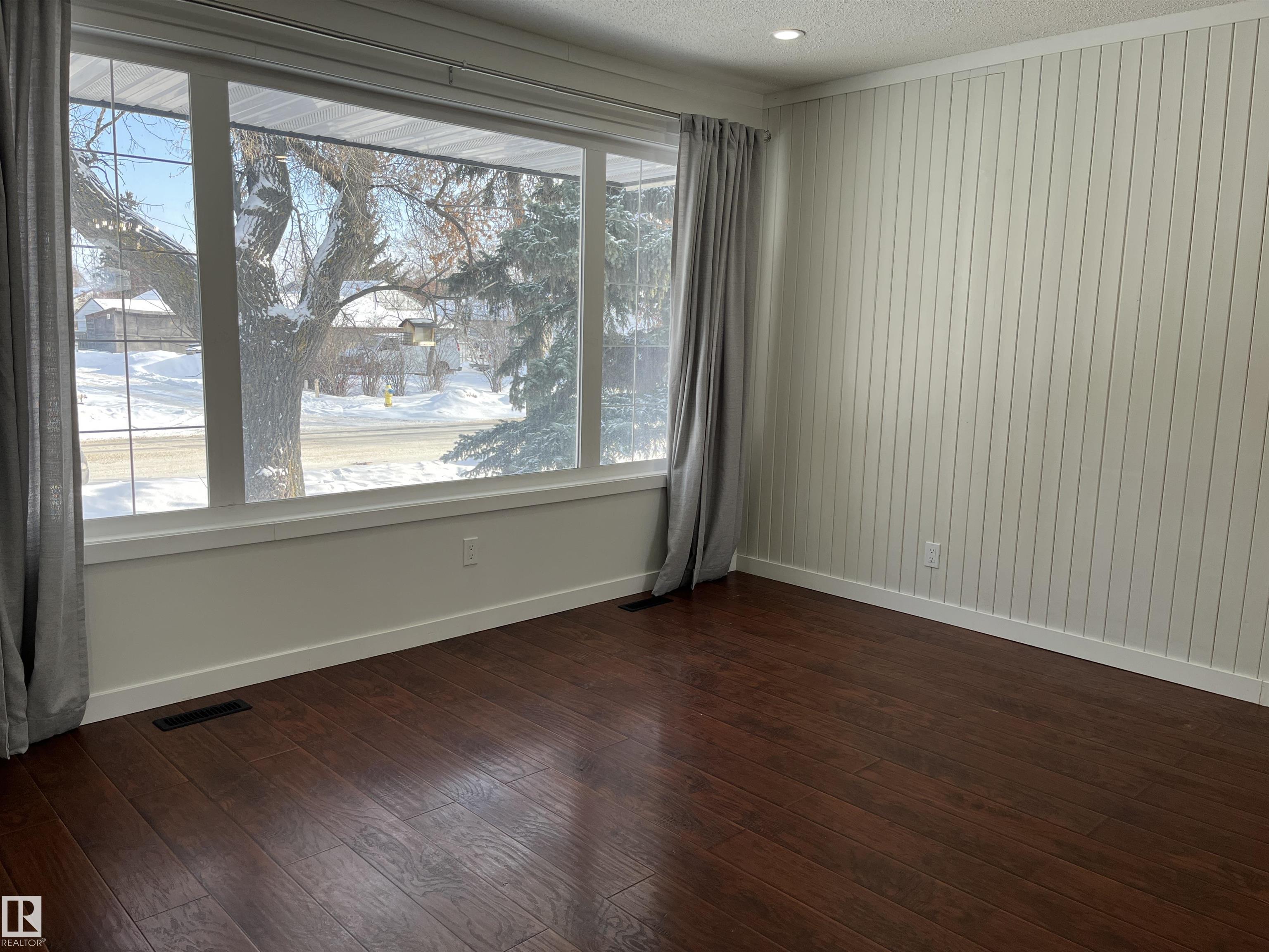 Photo 10 at 10832 163 Street NW, Mayfield, Edmonton