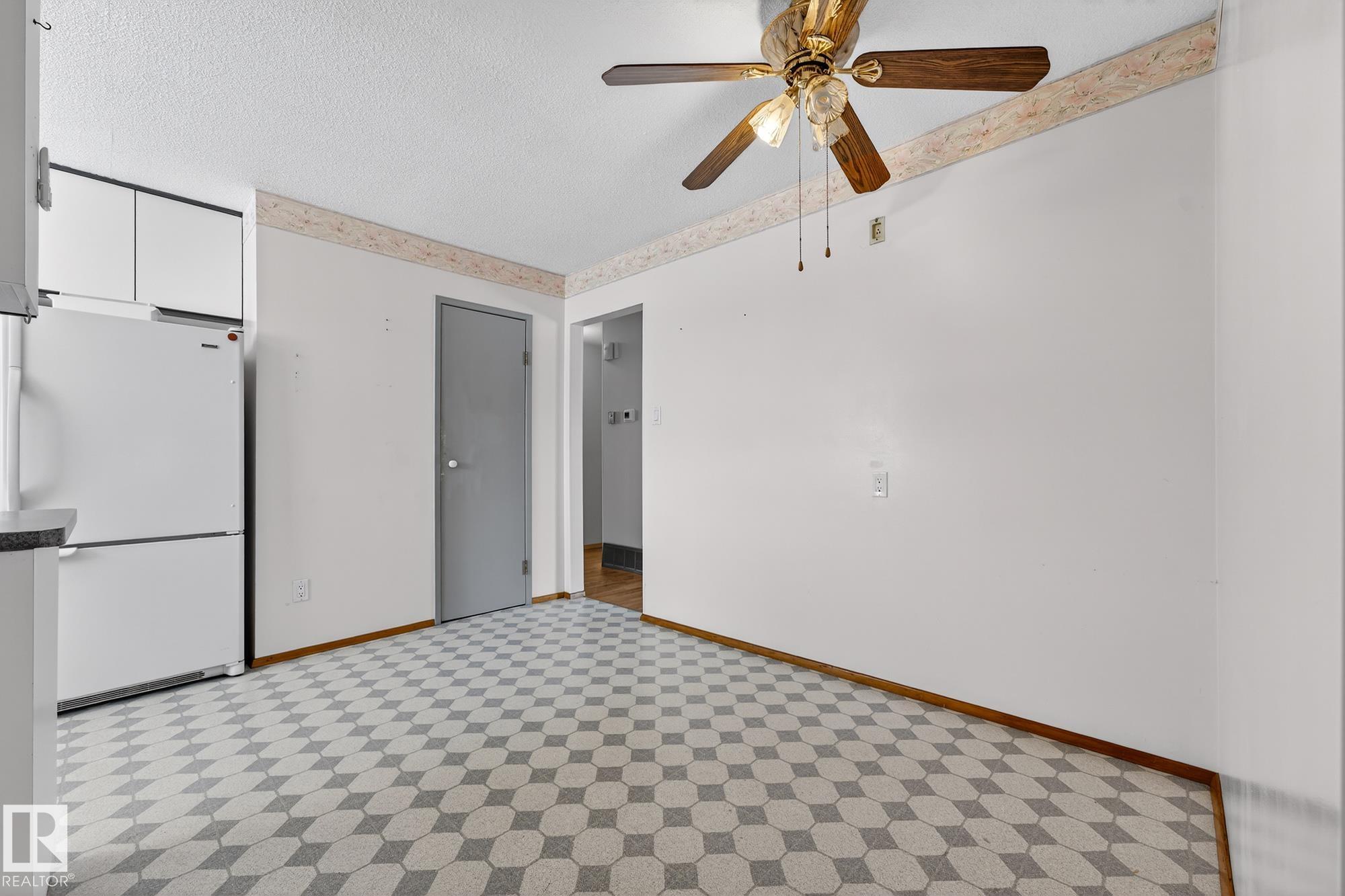 Photo 11 at 21 Marchand Place, Mission, St. Albert