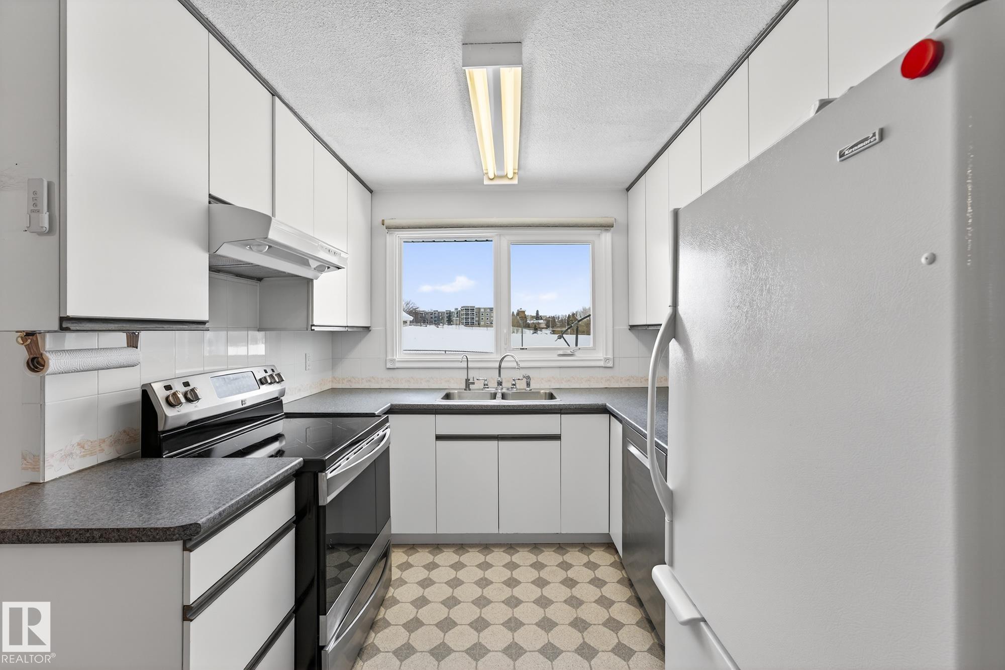 Photo 14 at 21 Marchand Place, Mission, St. Albert