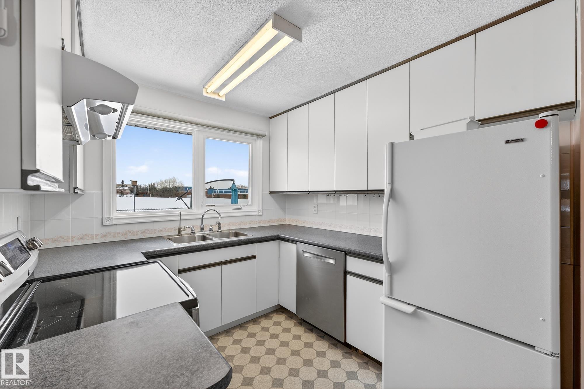 Photo 15 at 21 Marchand Place, Mission, St. Albert