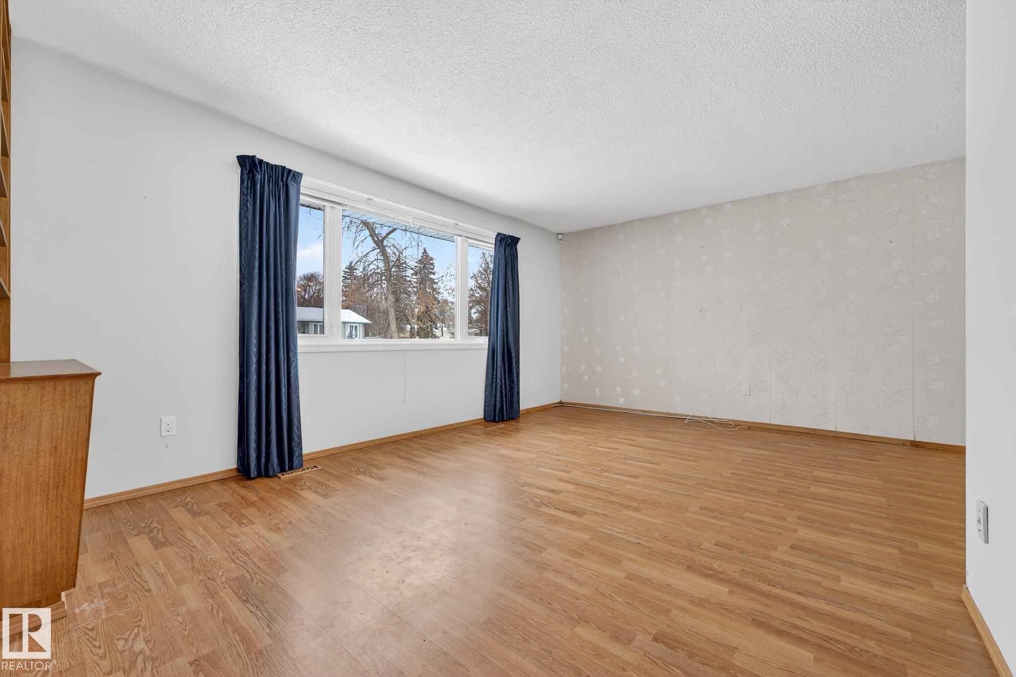 21 Marchand Place, Mission, St. Albert