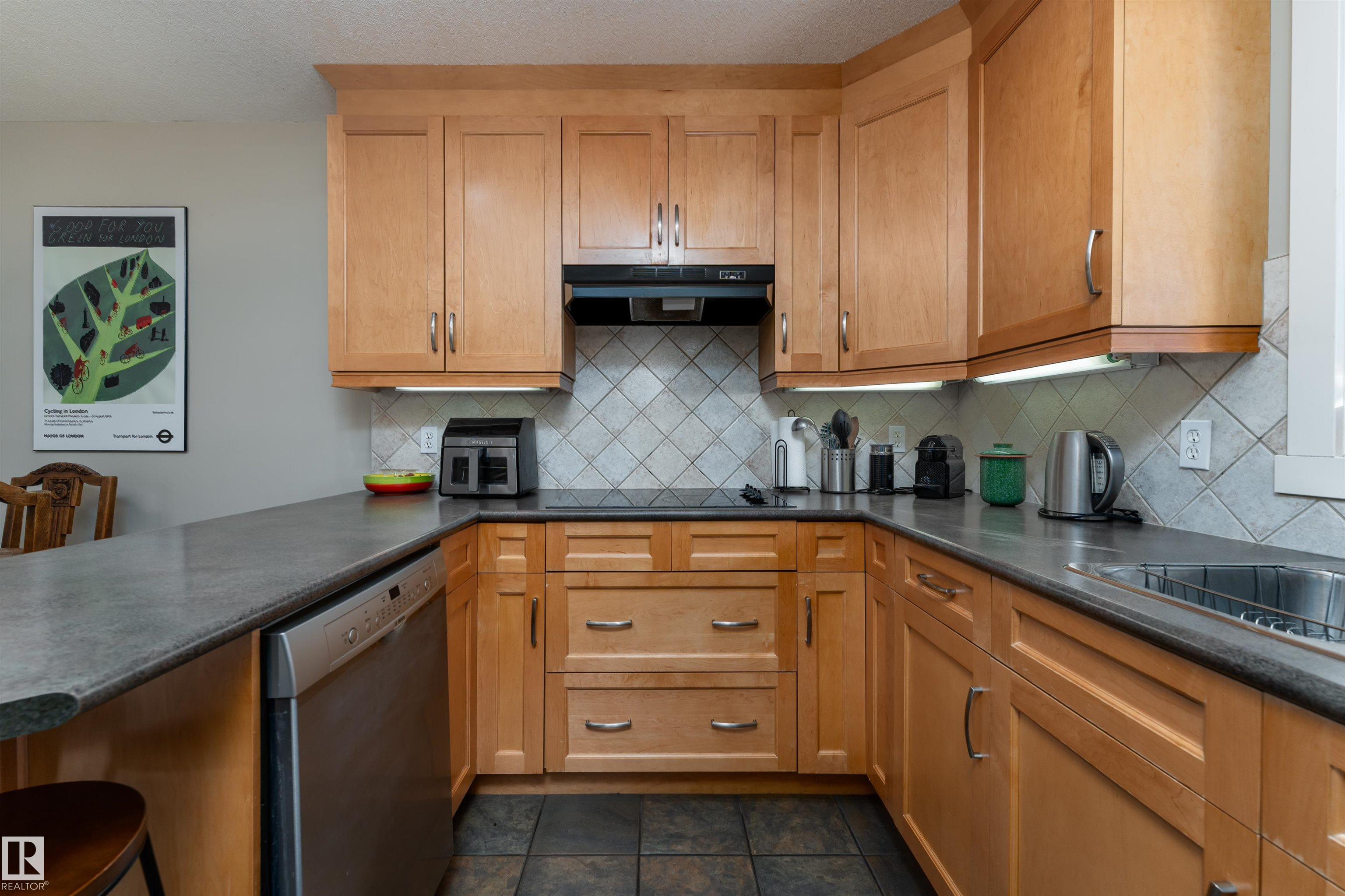 Photo 11 at 10906 72 Avenue NW, McKernan, Edmonton