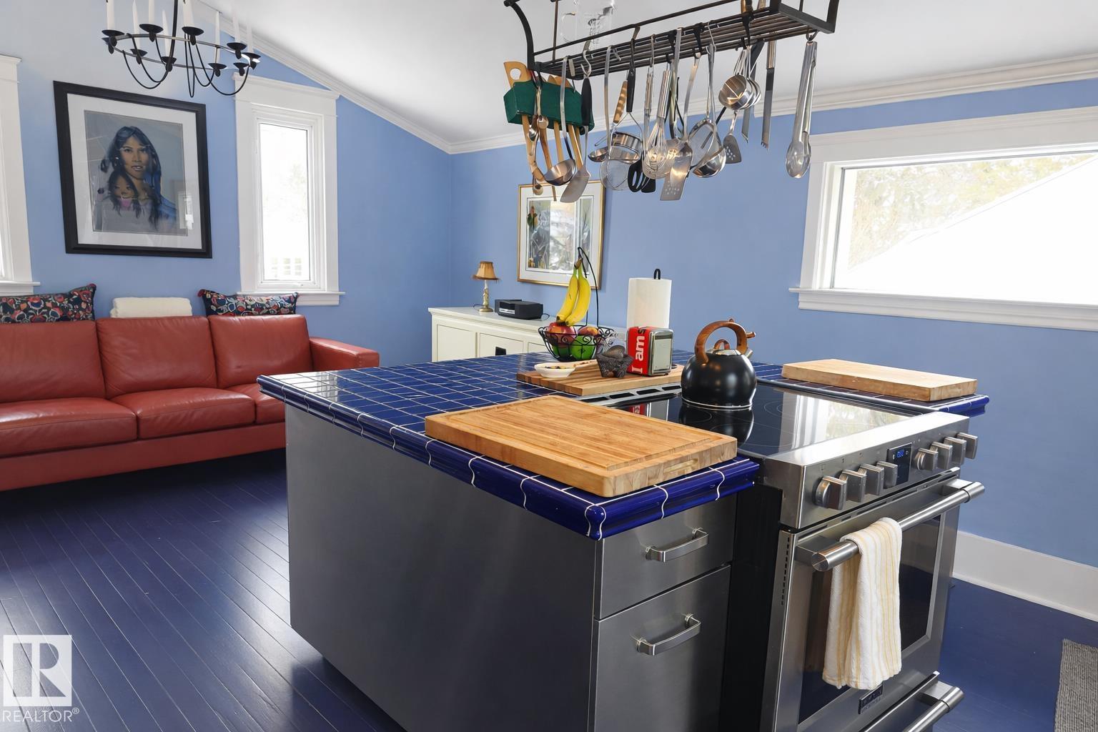 Photo 13 at 10922 66 Avenue NW, Parkallen, Edmonton