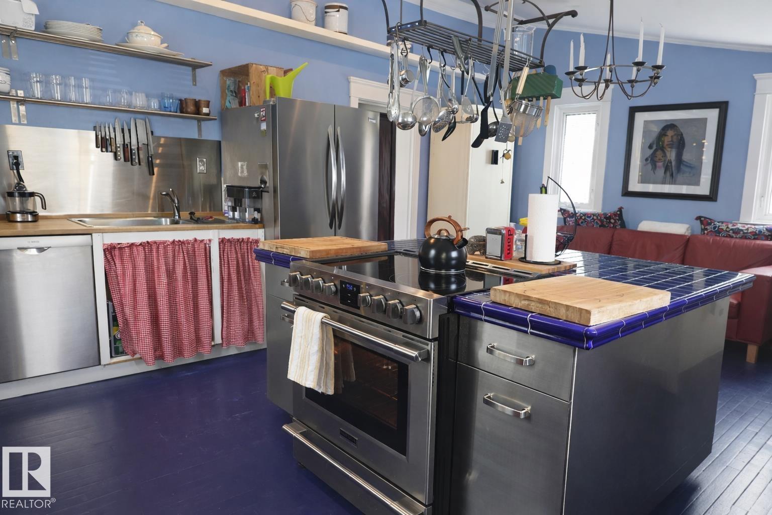 Photo 17 at 10922 66 Avenue NW, Parkallen, Edmonton