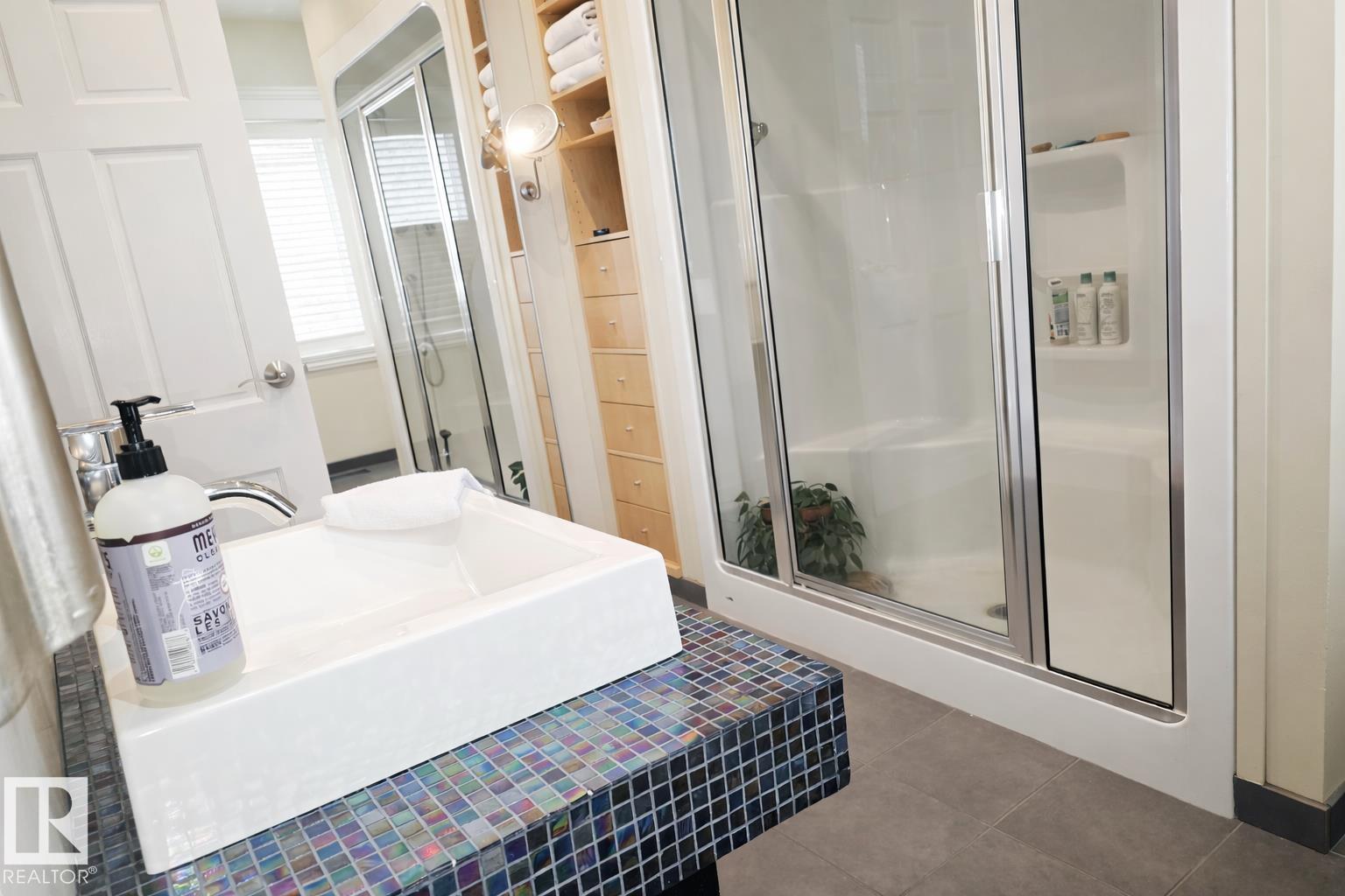 Photo 21 at 10922 66 Avenue NW, Parkallen, Edmonton