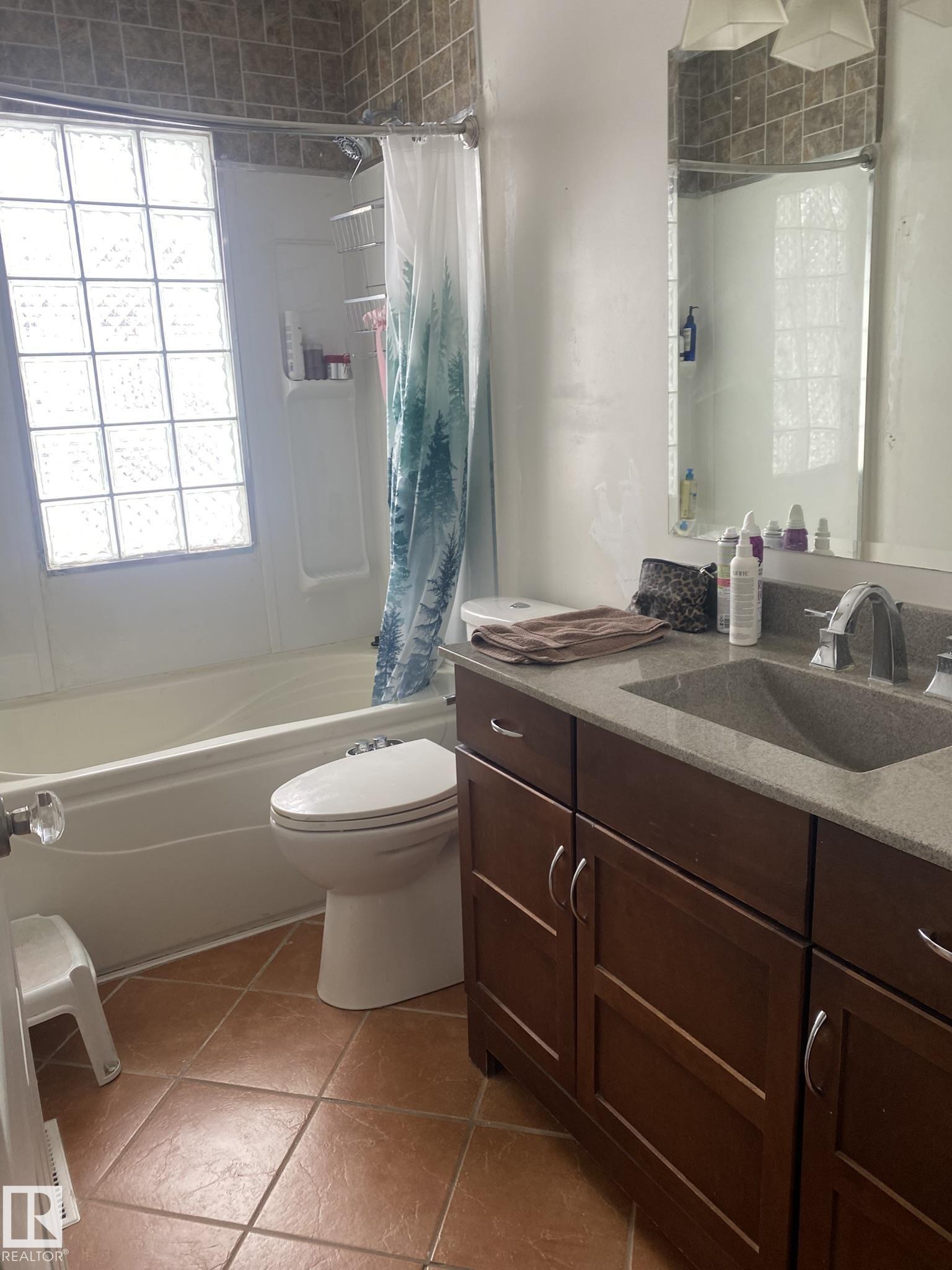 Photo 11 at 10945 54 Avenue NW, Pleasantview, Edmonton