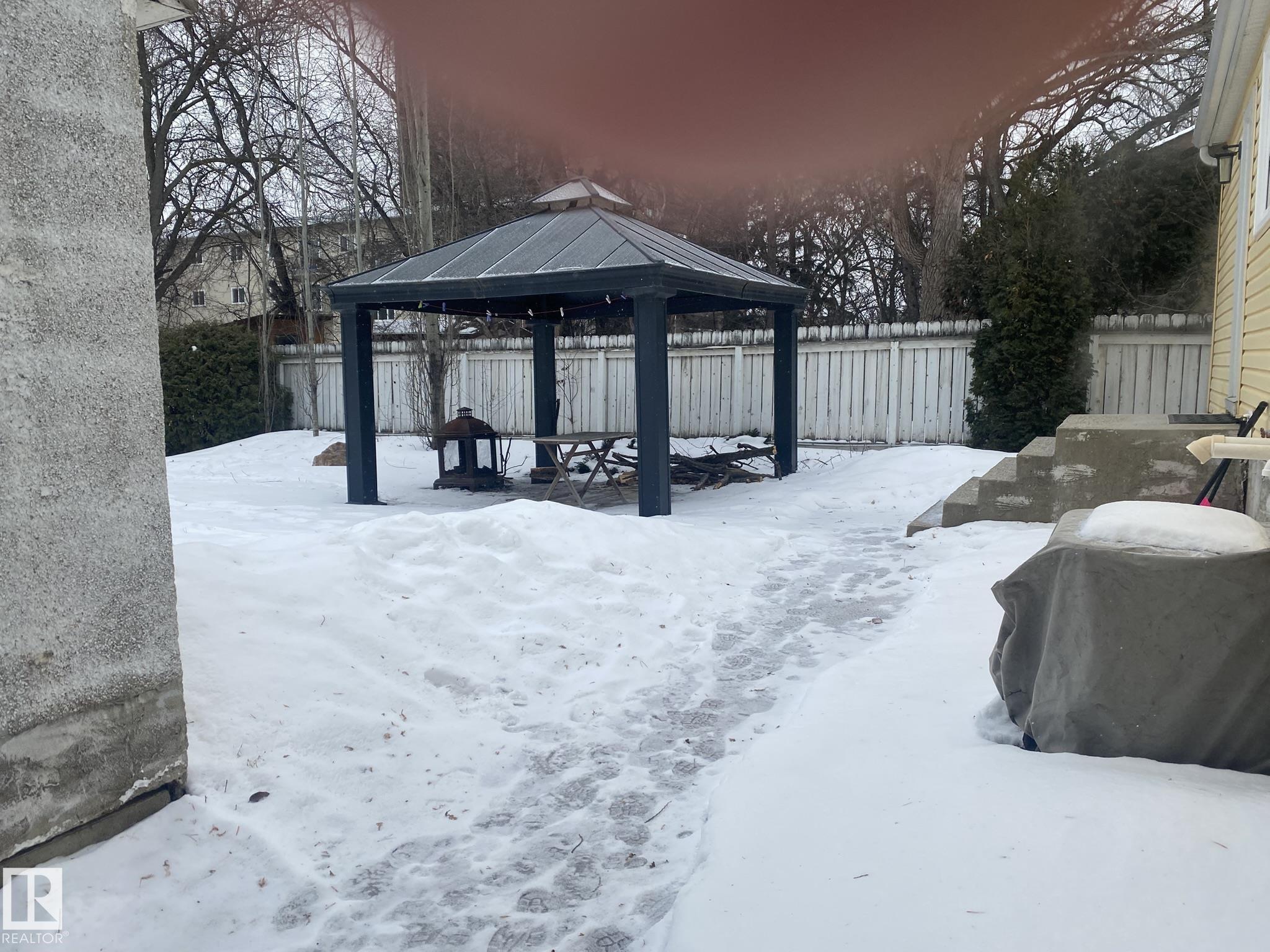 Photo 12 at 10945 54 Avenue NW, Pleasantview, Edmonton