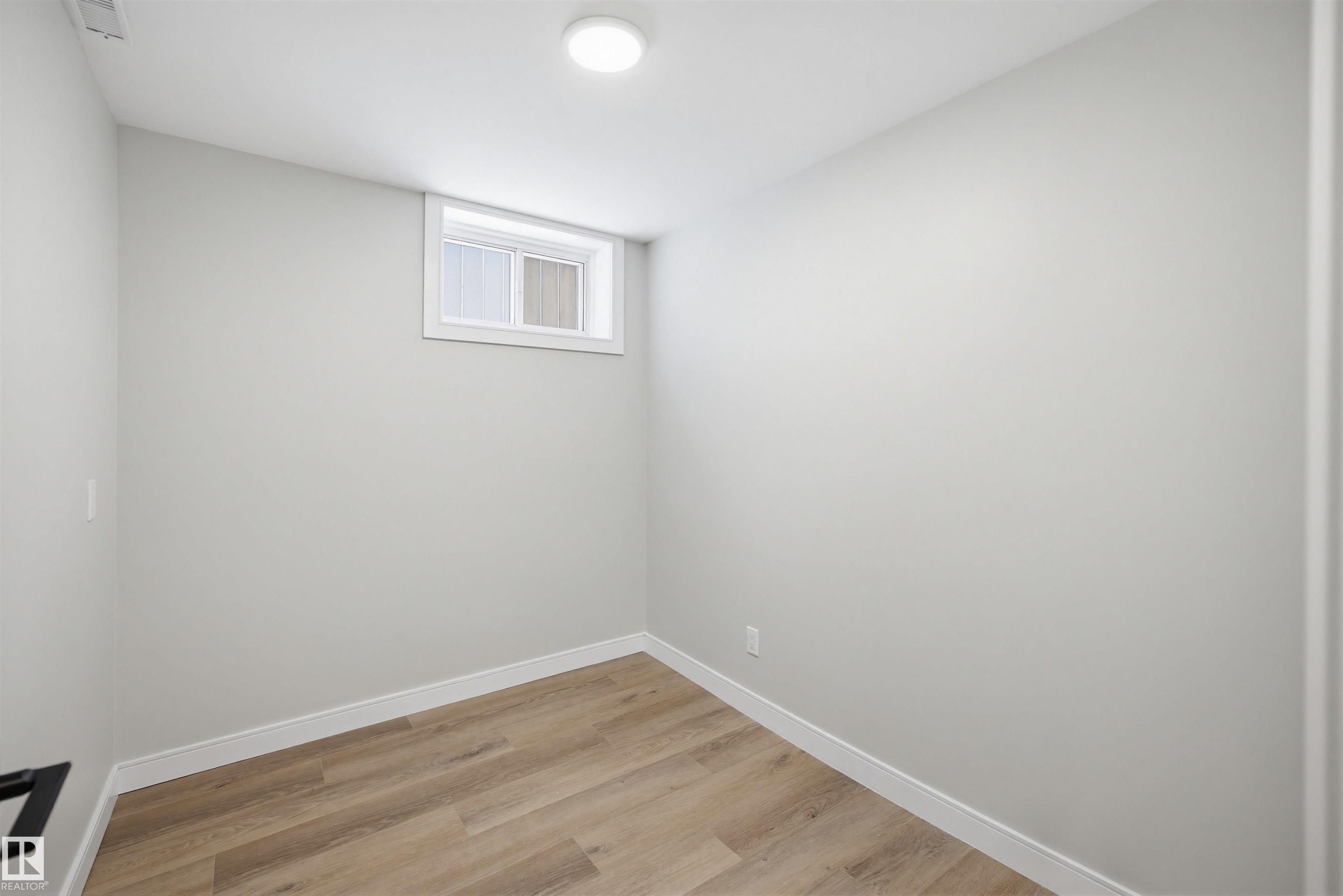 Photo 33 at 11330 67 Street NW, Bellevue, Edmonton