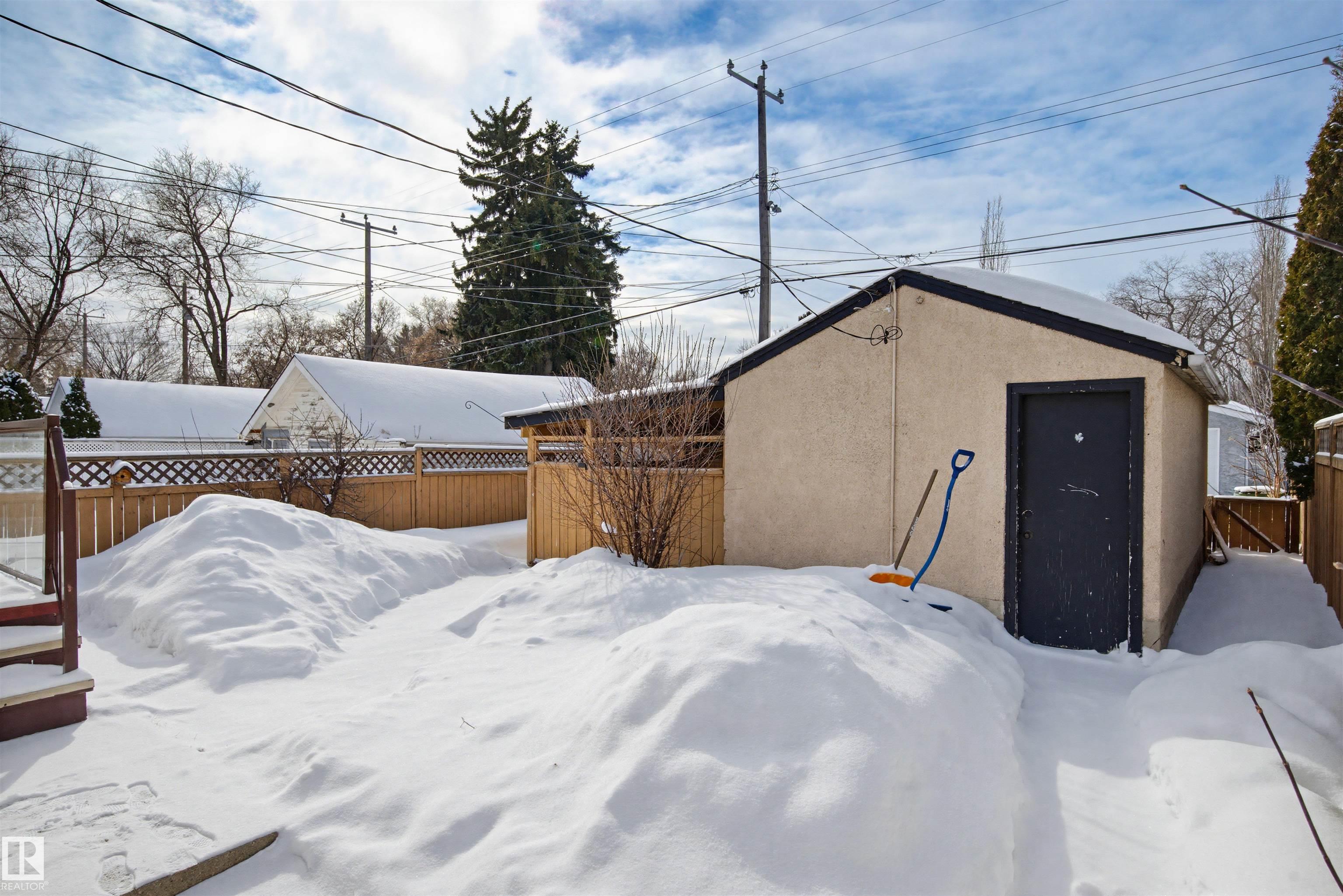 Photo 37 at 11330 67 Street NW, Bellevue, Edmonton