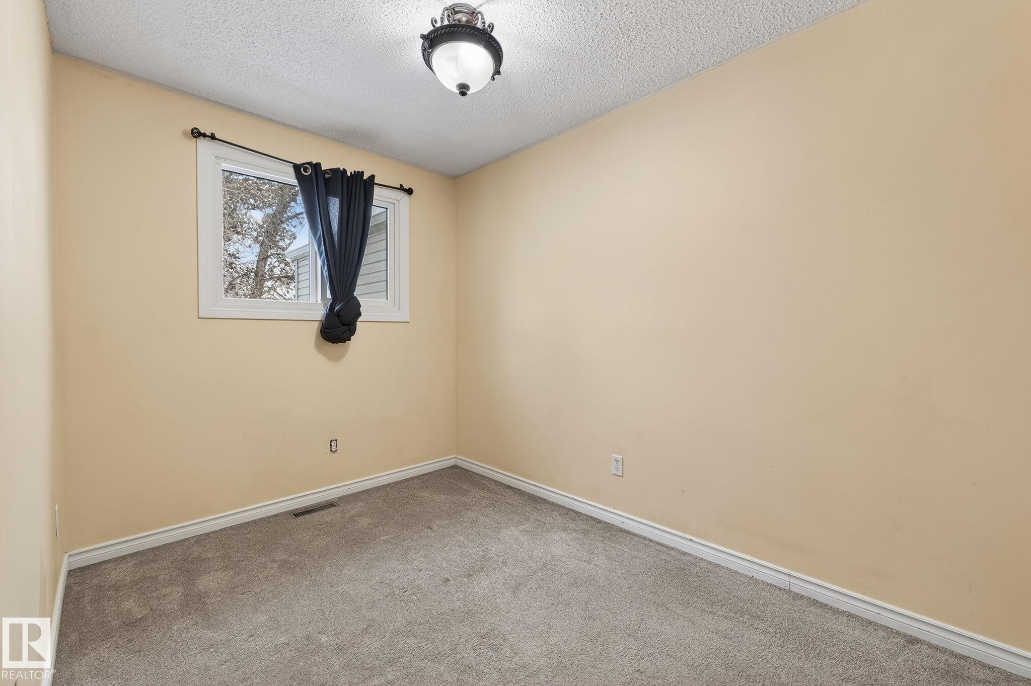 Photo 17 at 14423 54 Street NW, Casselman, Edmonton