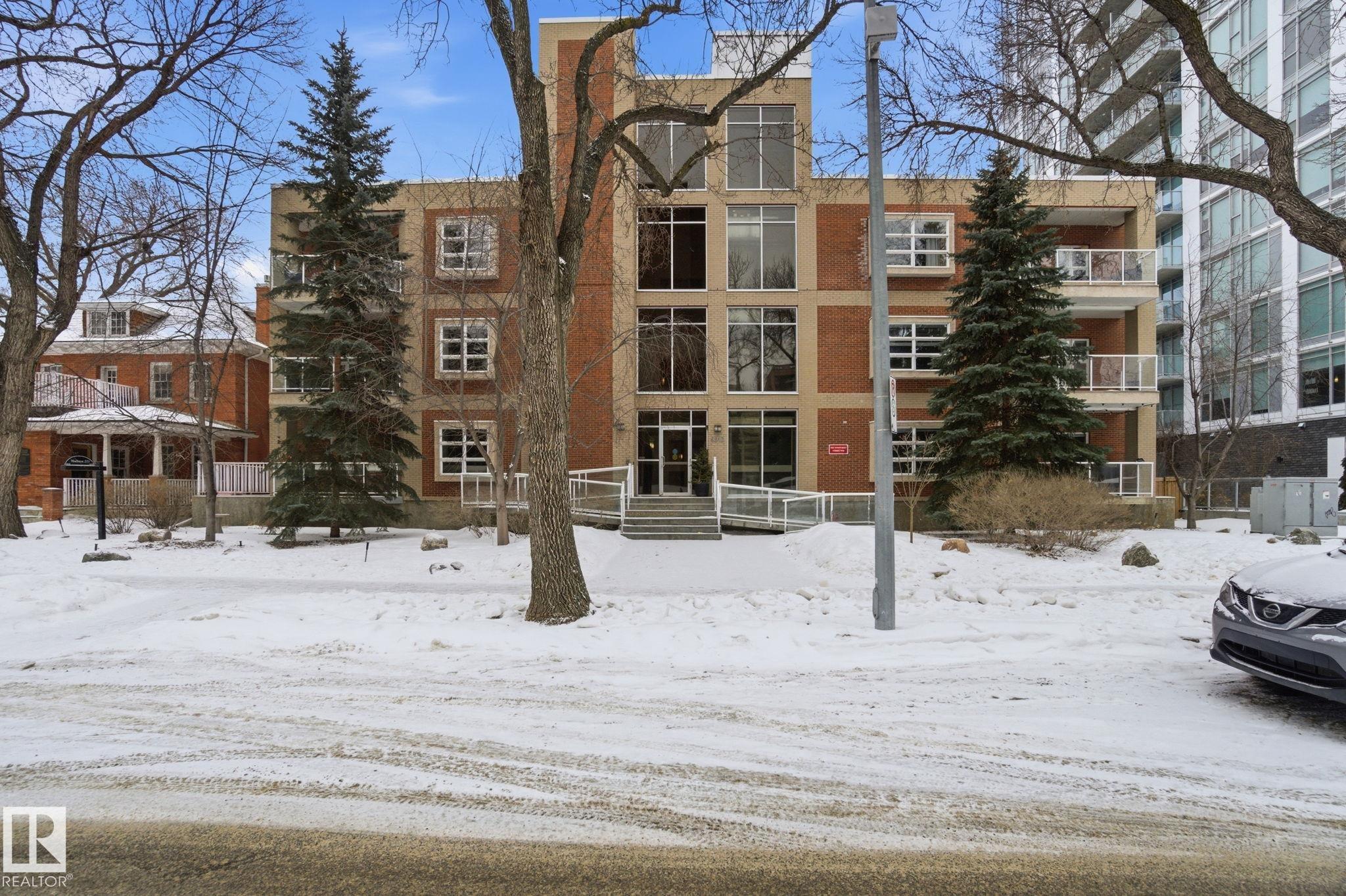 205 - 9910 111 Street NW, Wîhkwêntôwin, Edmonton