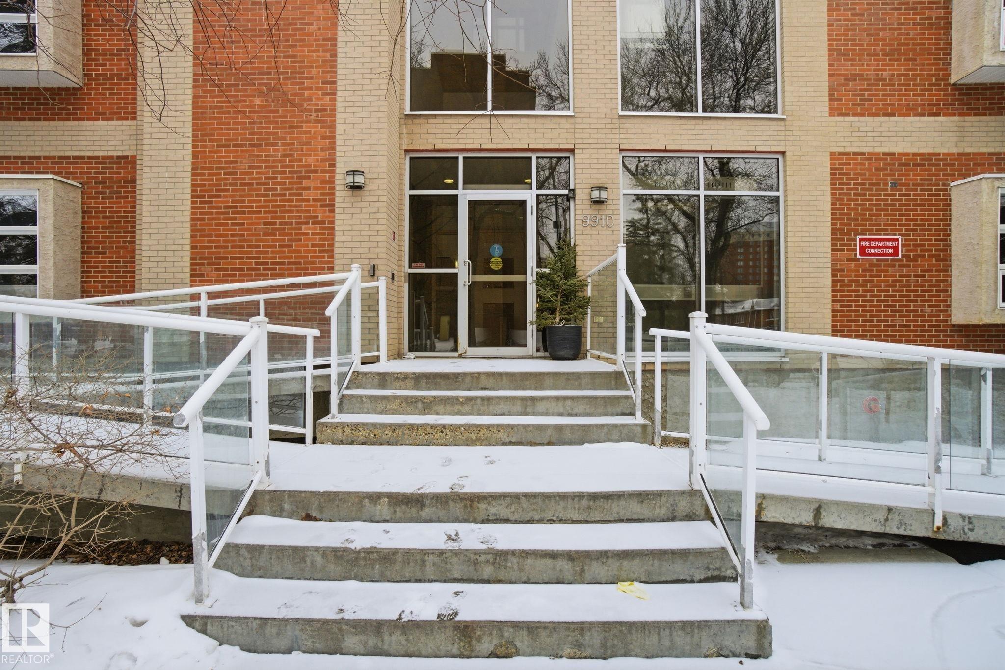 205 - 9910 111 Street NW, Wîhkwêntôwin, Edmonton