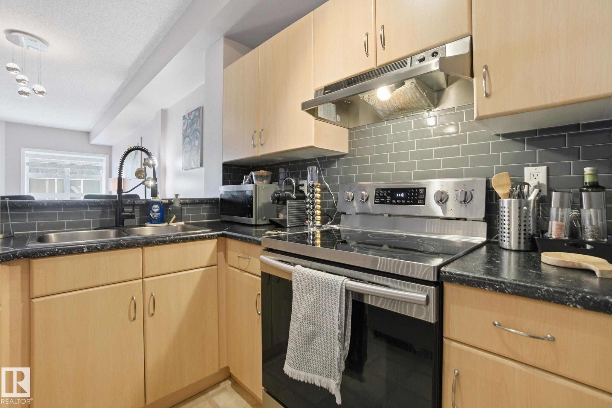 Photo 12 at 205 - 9910 111 Street NW, Wîhkwêntôwin, Edmonton