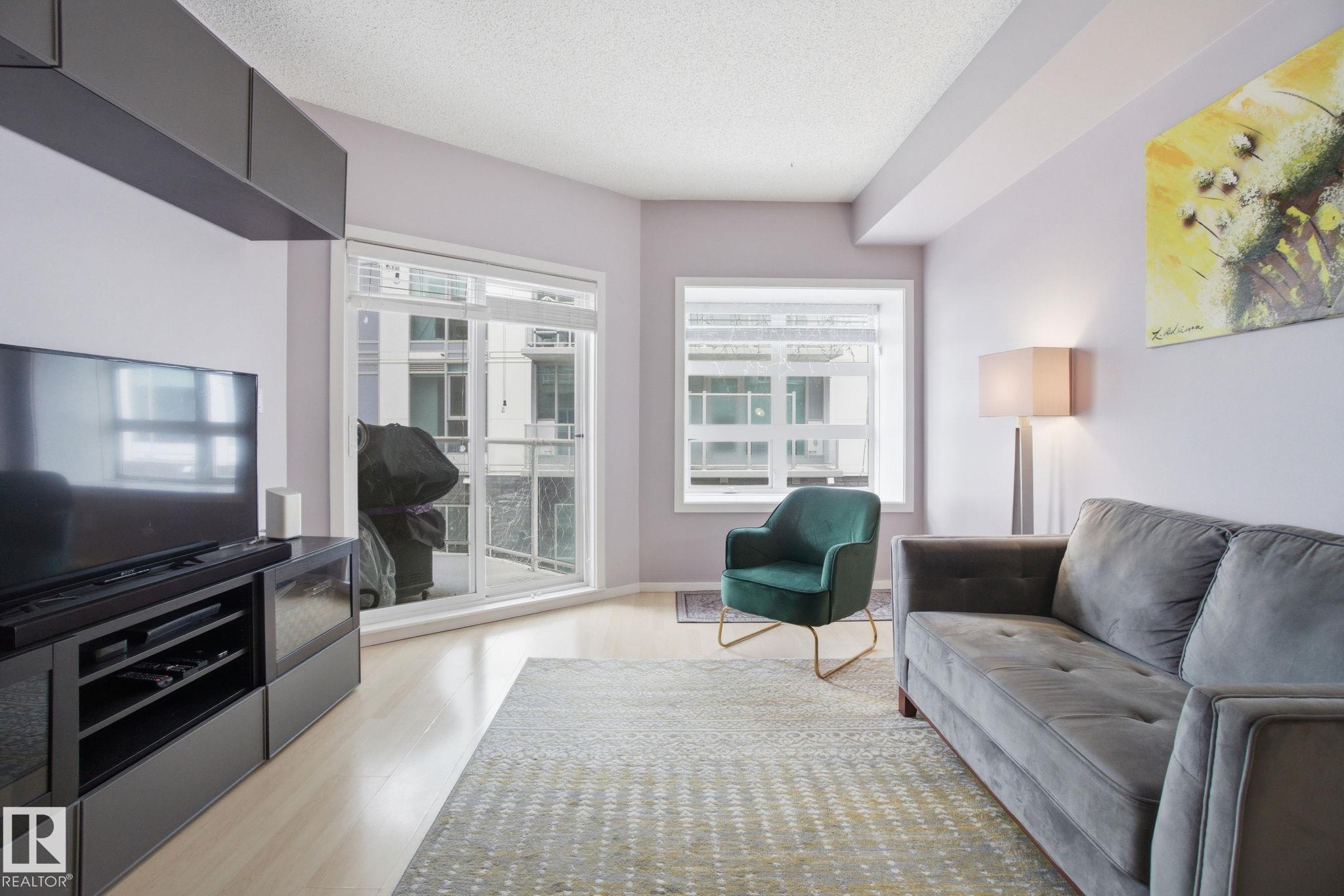 205 - 9910 111 Street NW, Wîhkwêntôwin, Edmonton