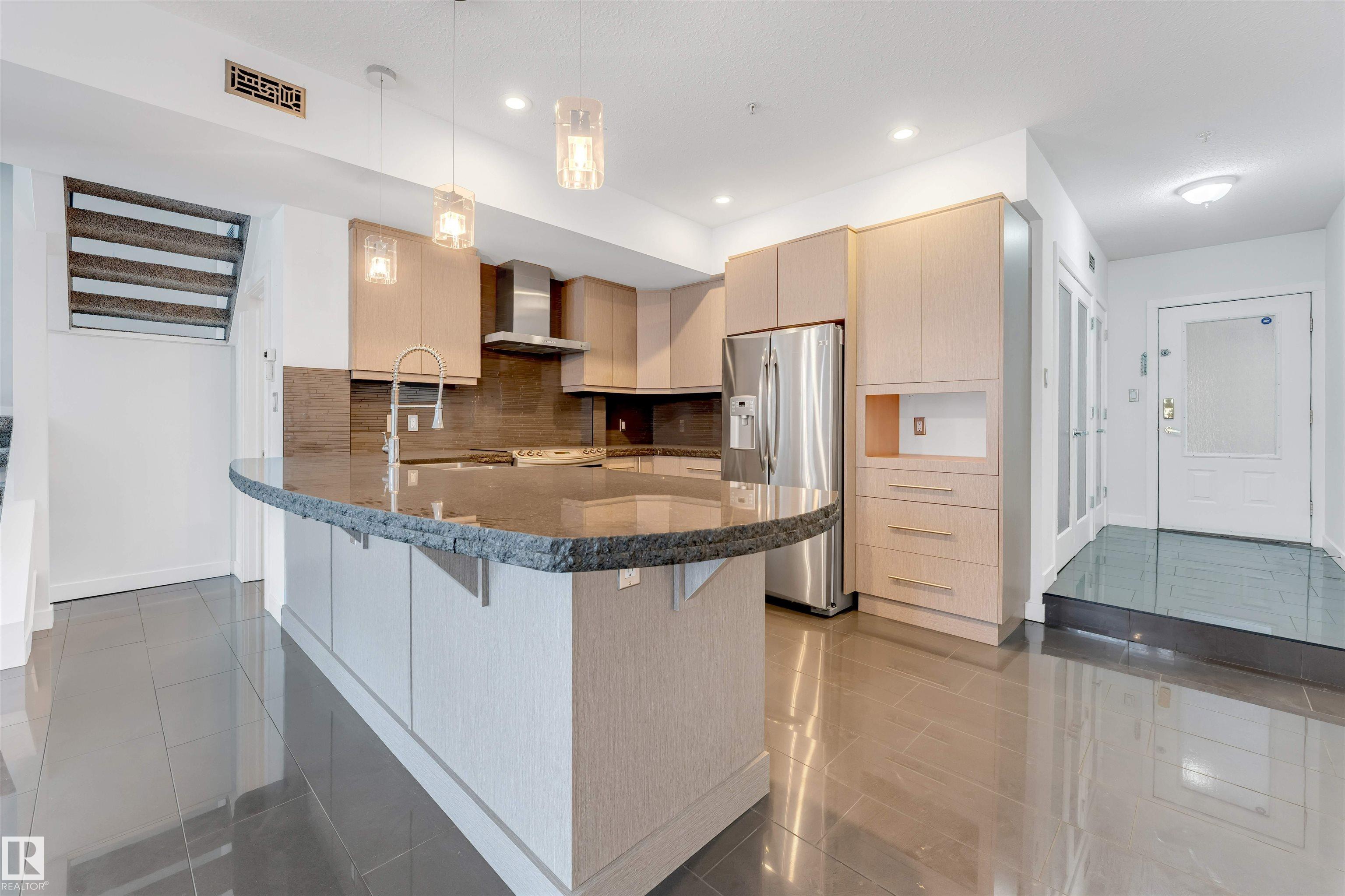 102 - 10711 83 Avenue NW, Garneau, Edmonton