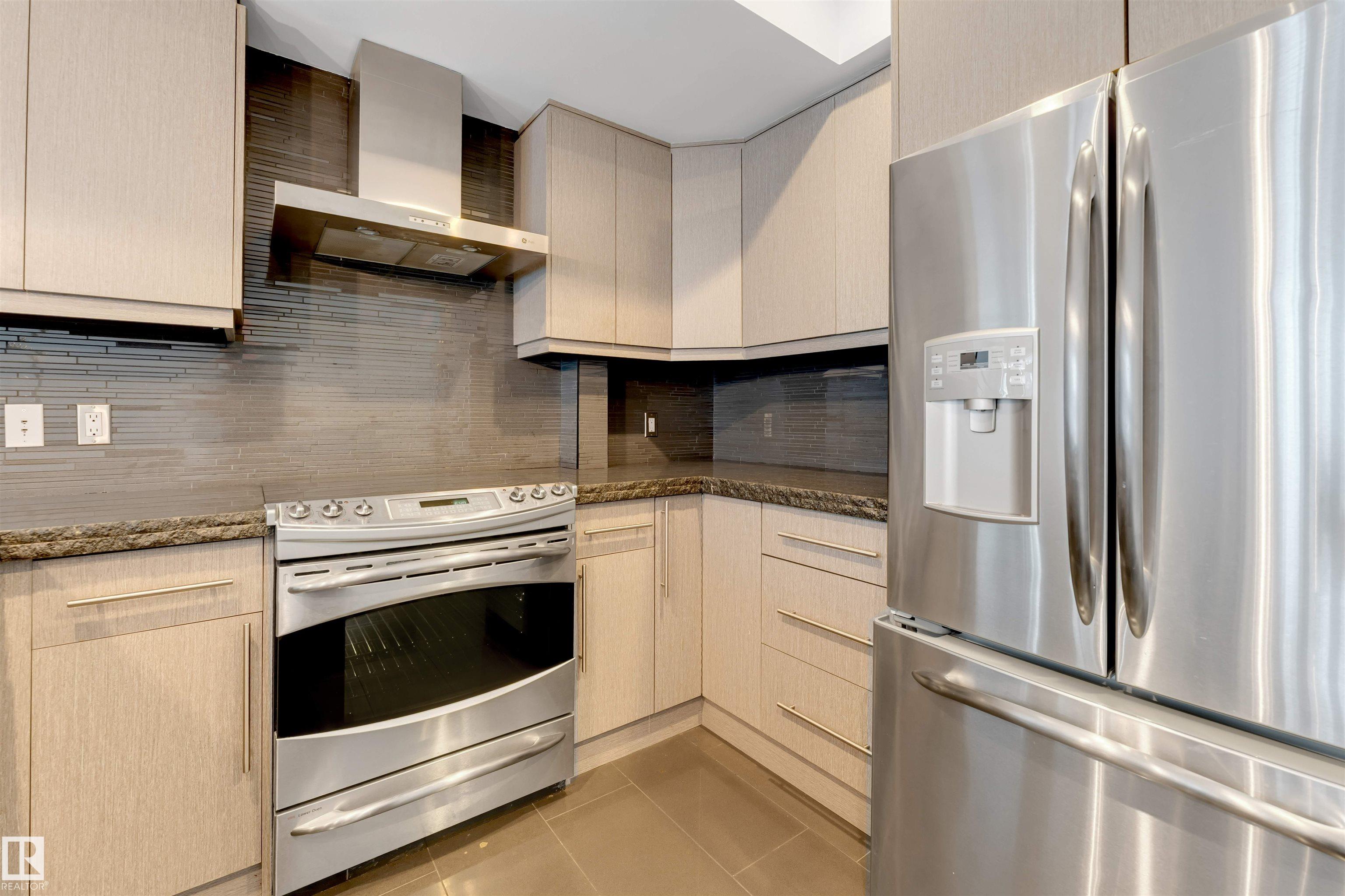 102 - 10711 83 Avenue NW, Garneau, Edmonton