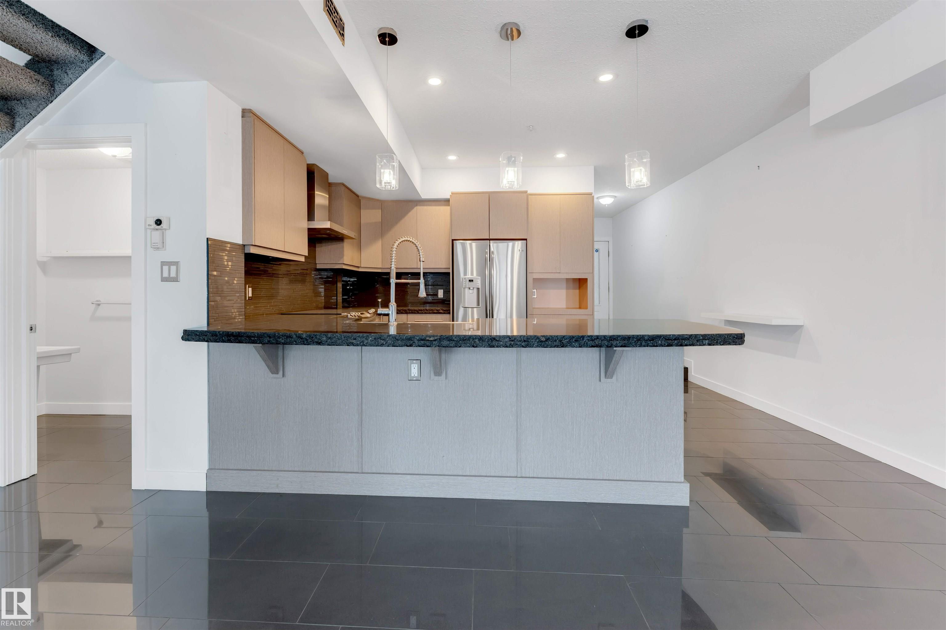 102 - 10711 83 Avenue NW, Garneau, Edmonton