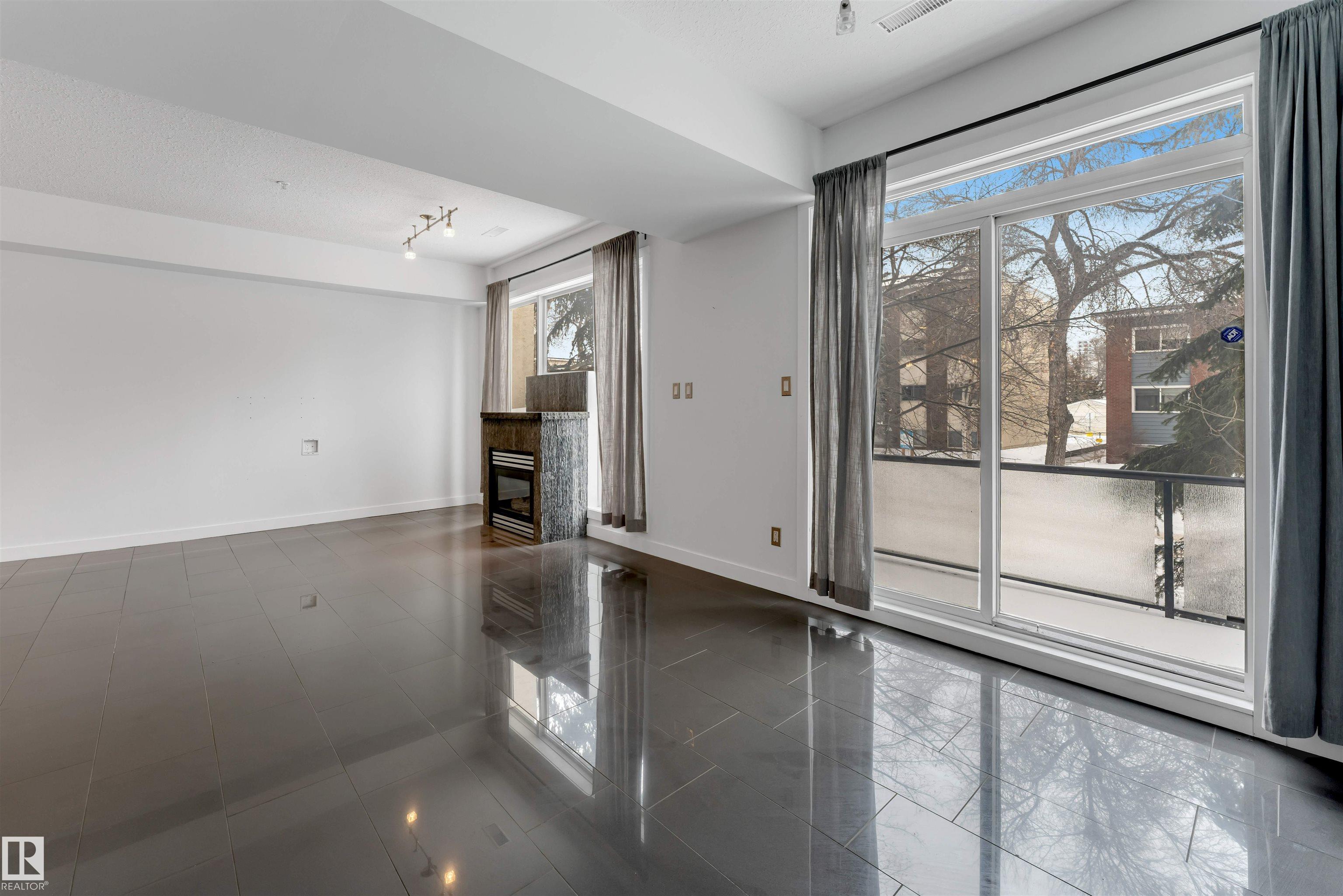 Photo 10 at 102 - 10711 83 Avenue NW, Garneau, Edmonton