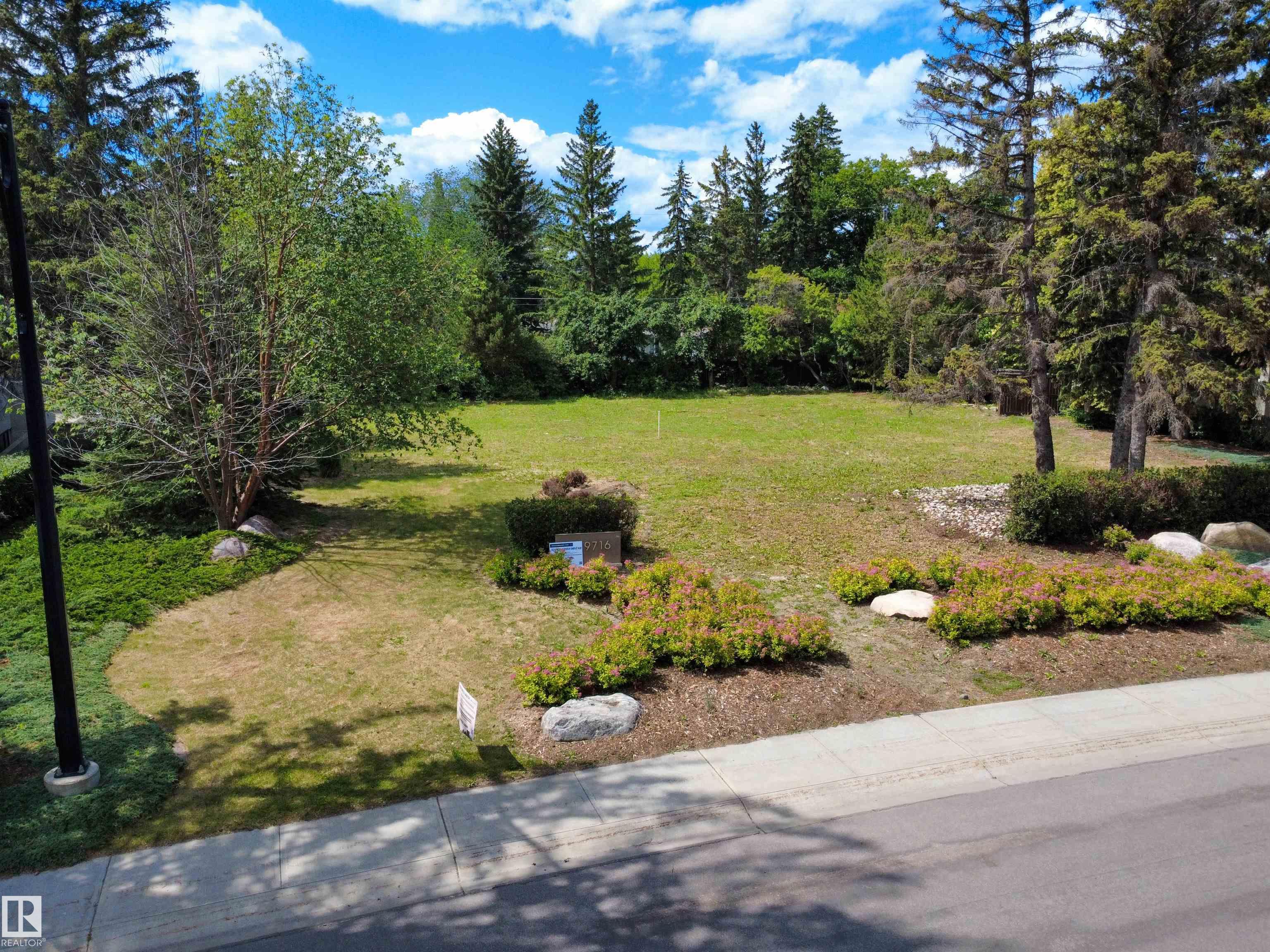 Photo 14 at 9716 Riverside Drive NW, Crestwood, Edmonton