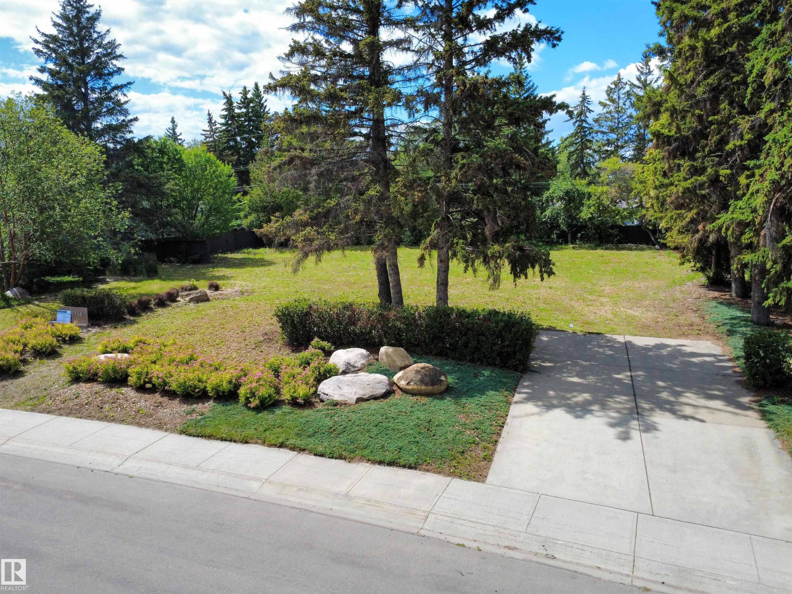 Photo 15 at 9716 Riverside Drive NW, Crestwood, Edmonton