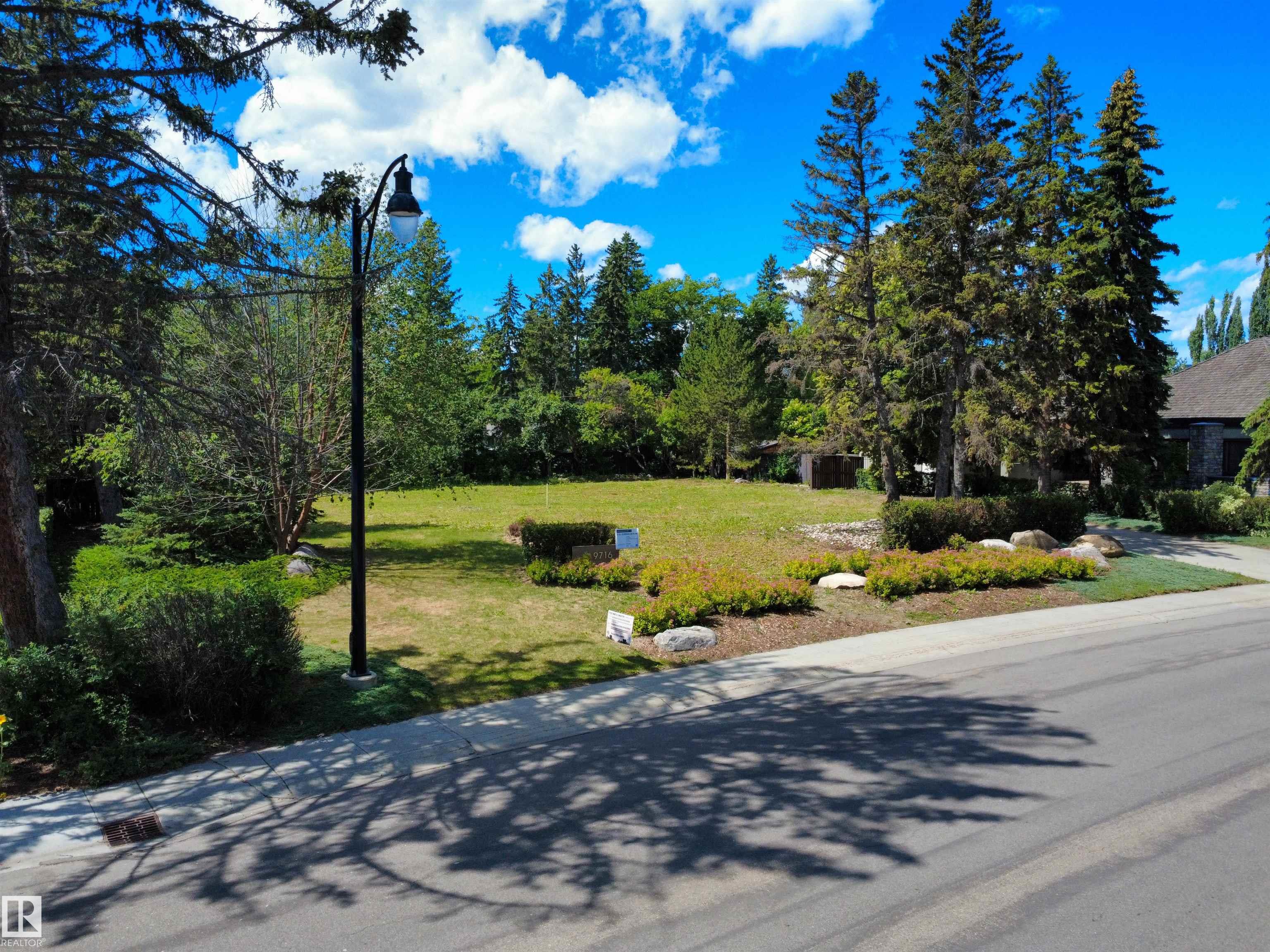 Photo 16 at 9716 Riverside Drive NW, Crestwood, Edmonton