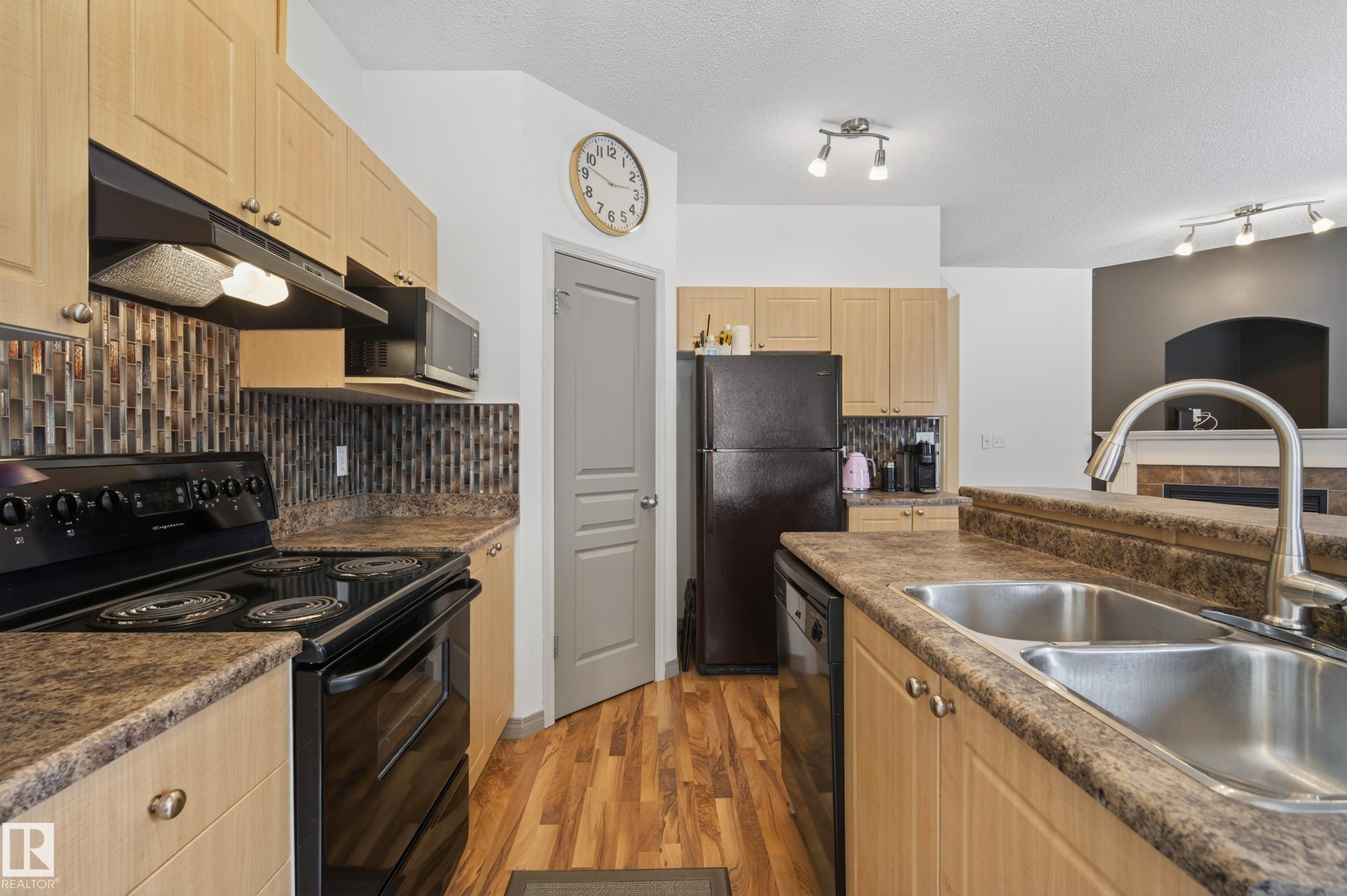 Photo 11 at 3955 Mcmullen Green SW, Macewan, Edmonton