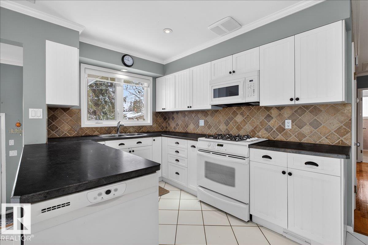 Photo 14 at 9415 128a Avenue NW, Killarney, Edmonton