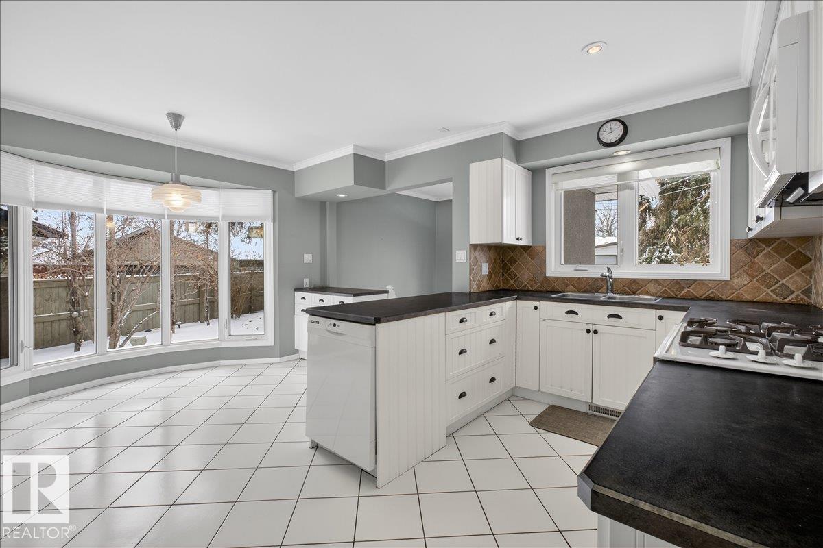 Photo 16 at 9415 128a Avenue NW, Killarney, Edmonton