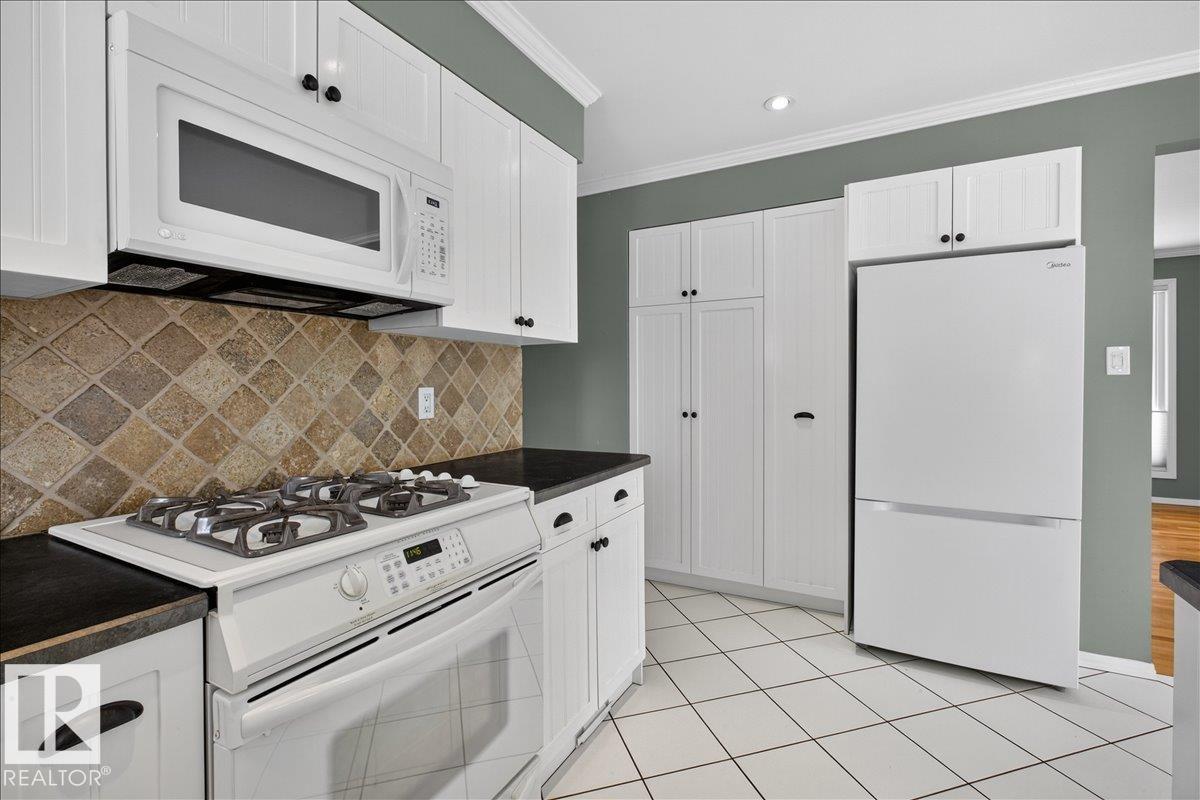 Photo 17 at 9415 128a Avenue NW, Killarney, Edmonton