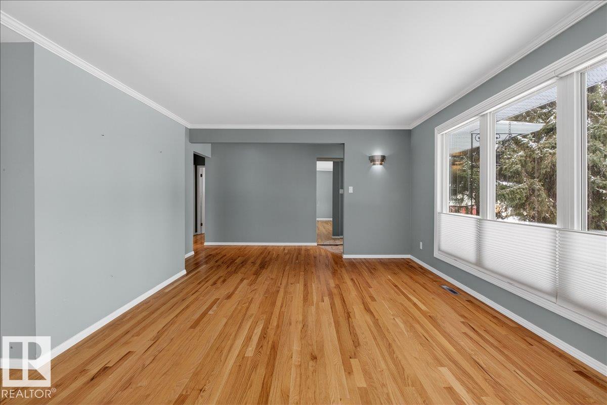 Photo 18 at 9415 128a Avenue NW, Killarney, Edmonton