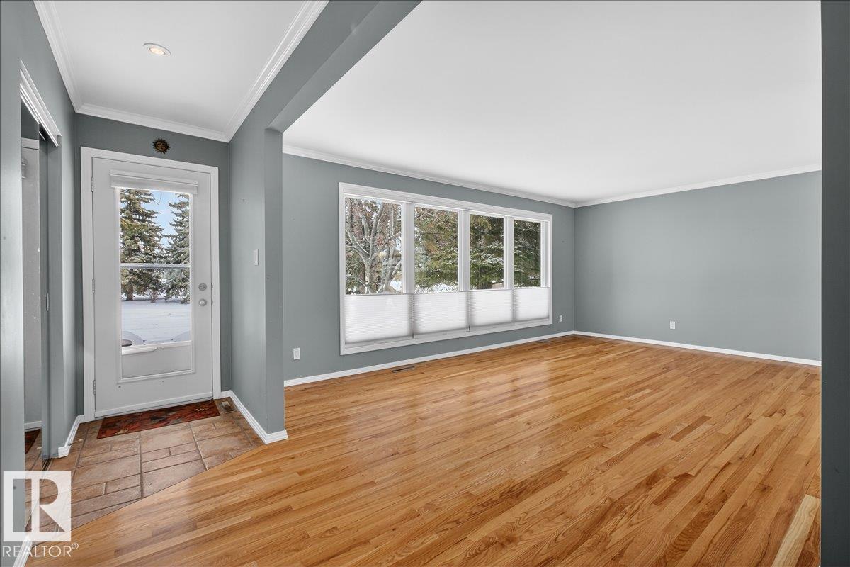 Photo 22 at 9415 128a Avenue NW, Killarney, Edmonton