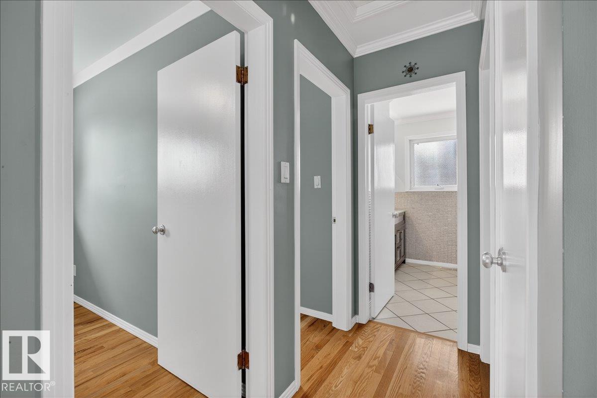 Photo 23 at 9415 128a Avenue NW, Killarney, Edmonton