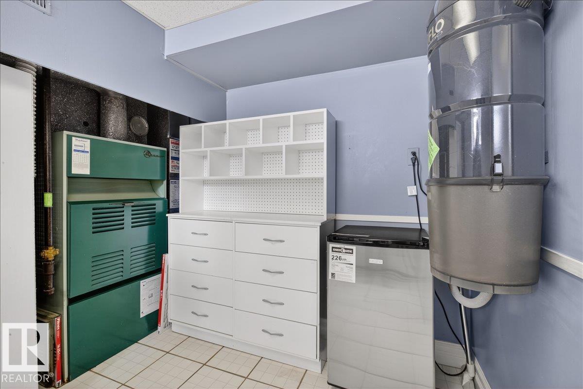 Photo 46 at 9415 128a Avenue NW, Killarney, Edmonton