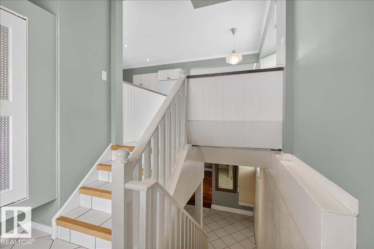 Photo 10 at 9415 128a Avenue NW, Killarney, Edmonton