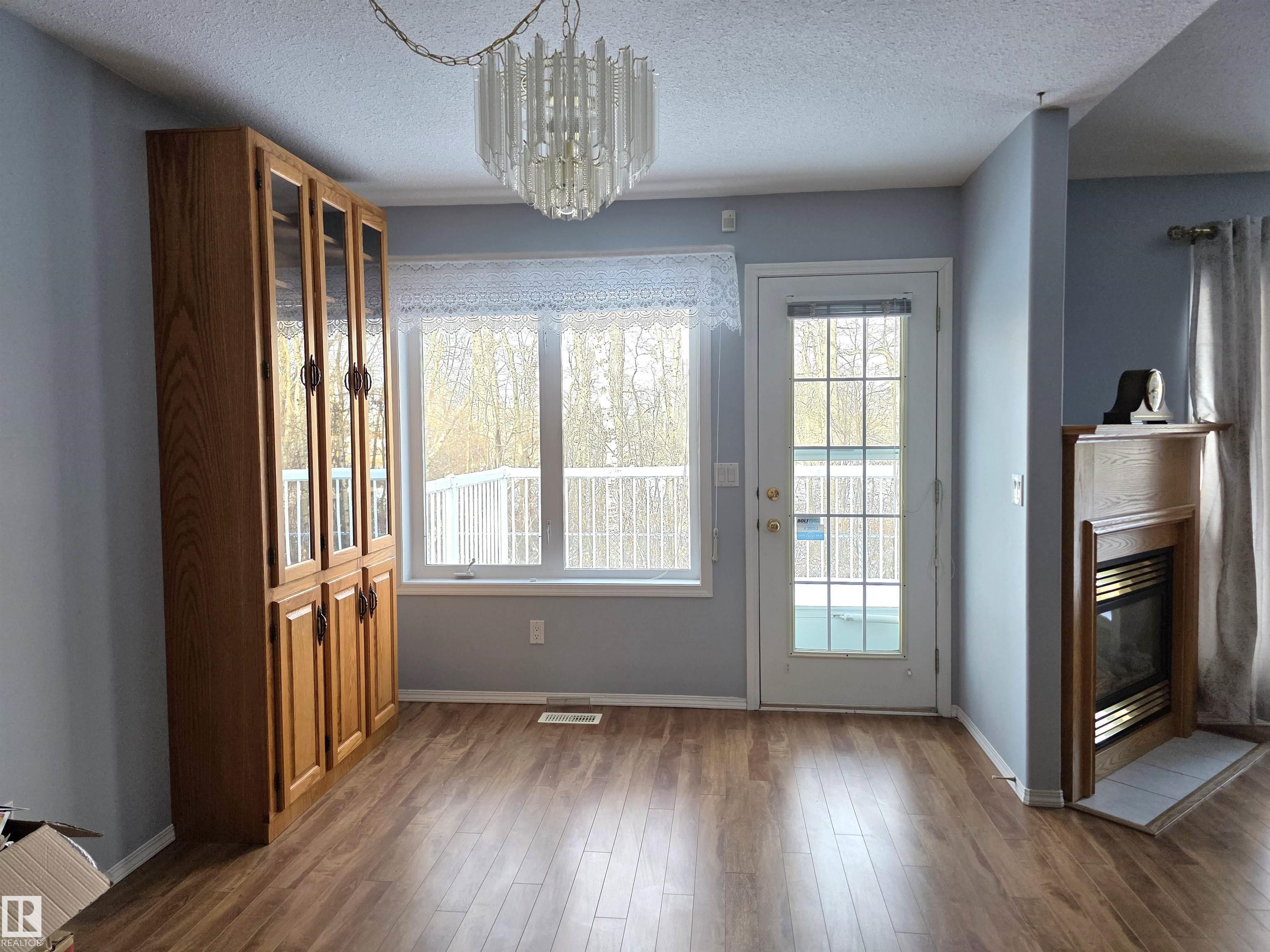 Photo 13 at 208 Ravine villa(s), Bridgeport, Leduc