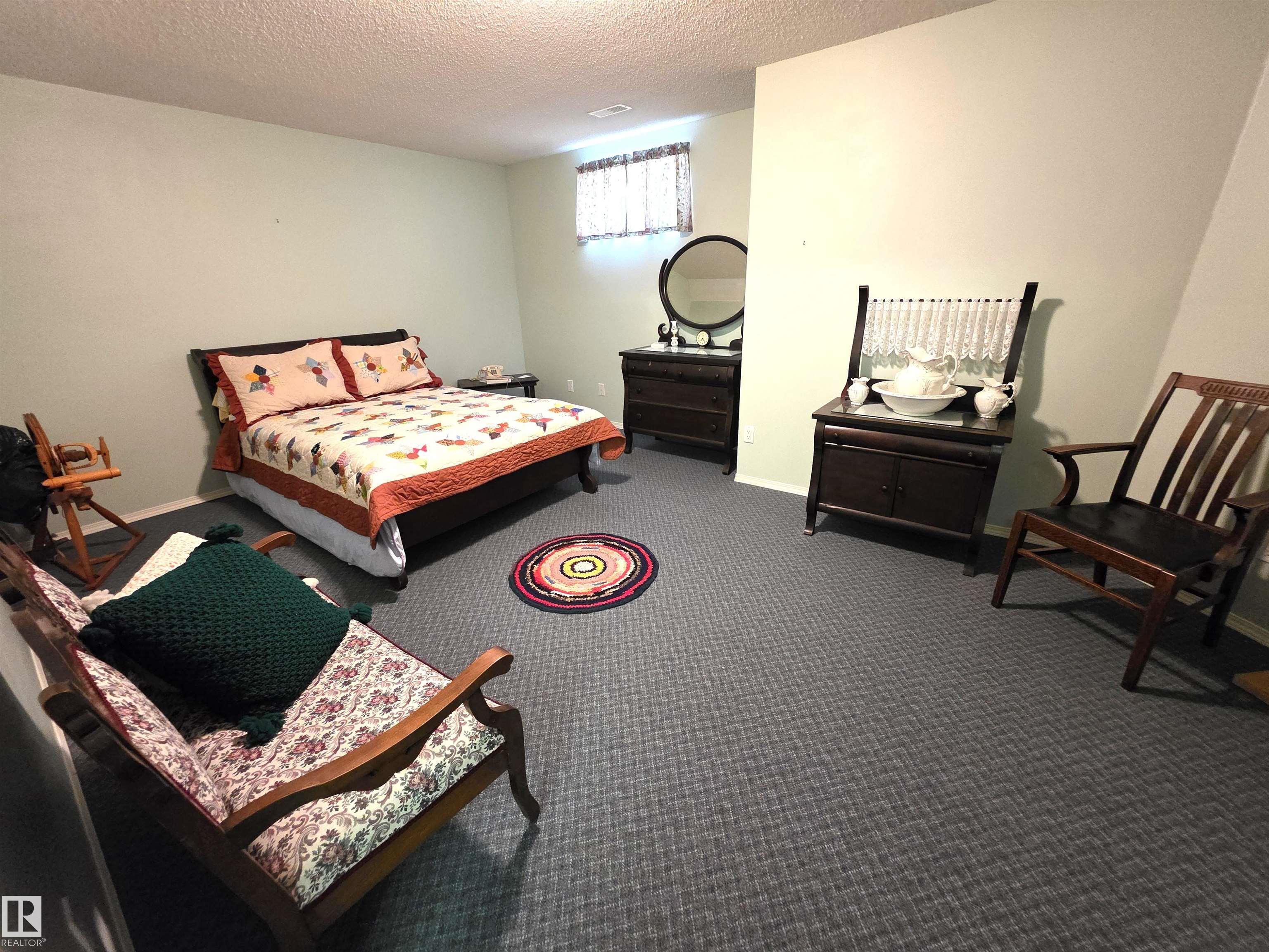 Photo 22 at 208 Ravine villa(s), Bridgeport, Leduc