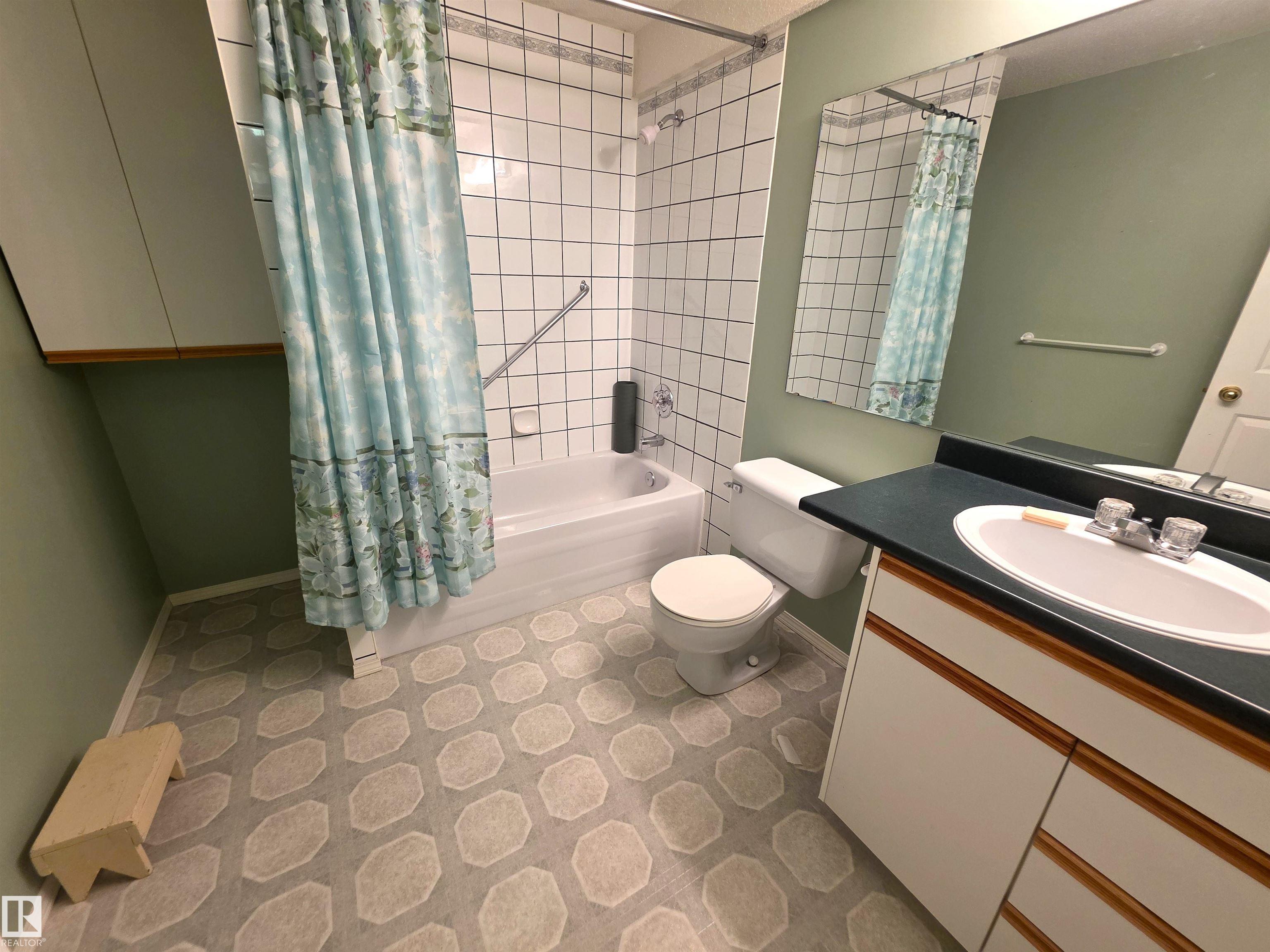 Photo 24 at 208 Ravine villa(s), Bridgeport, Leduc