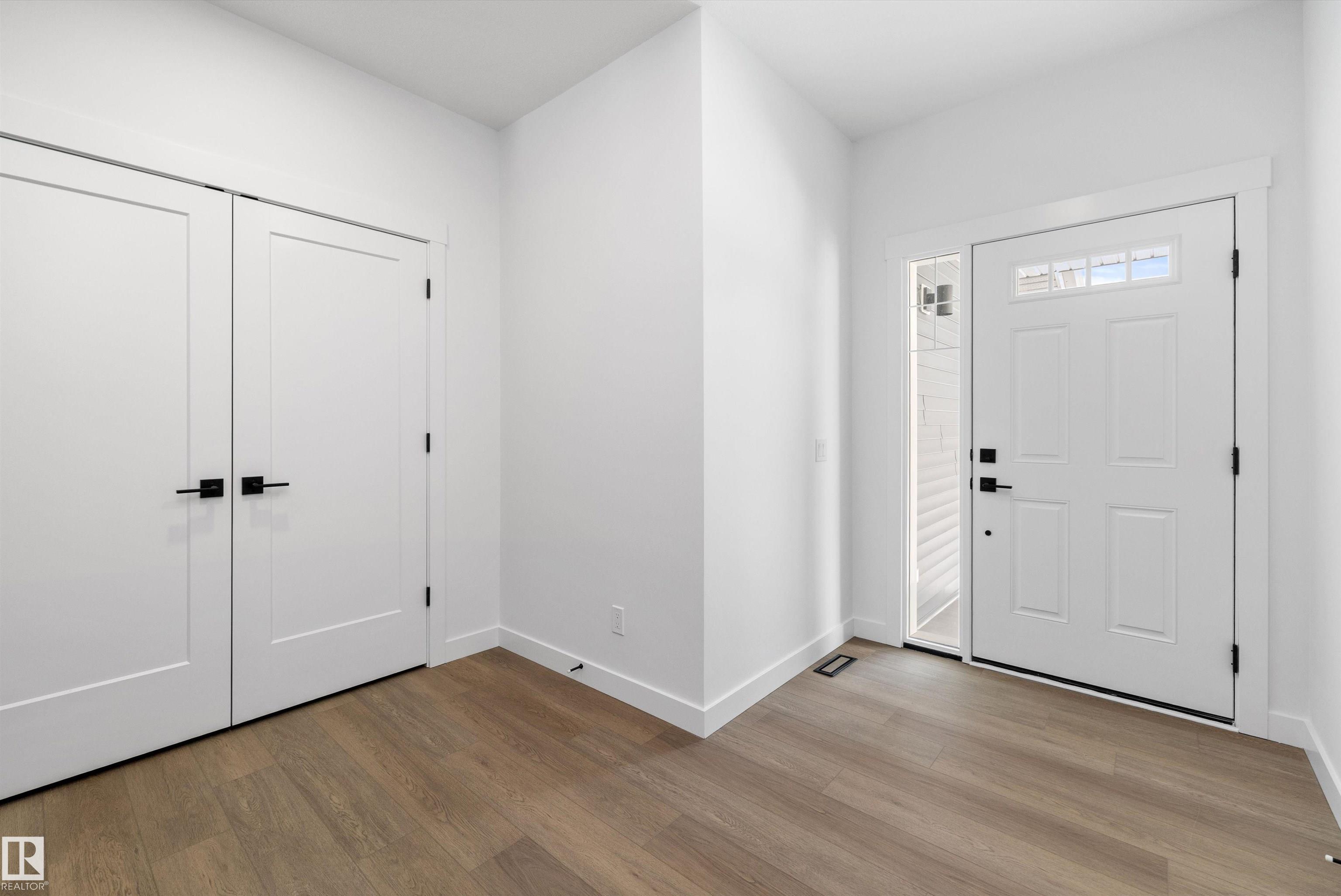 1077 Cristall Crescent SW, Chappelle Area, Edmonton