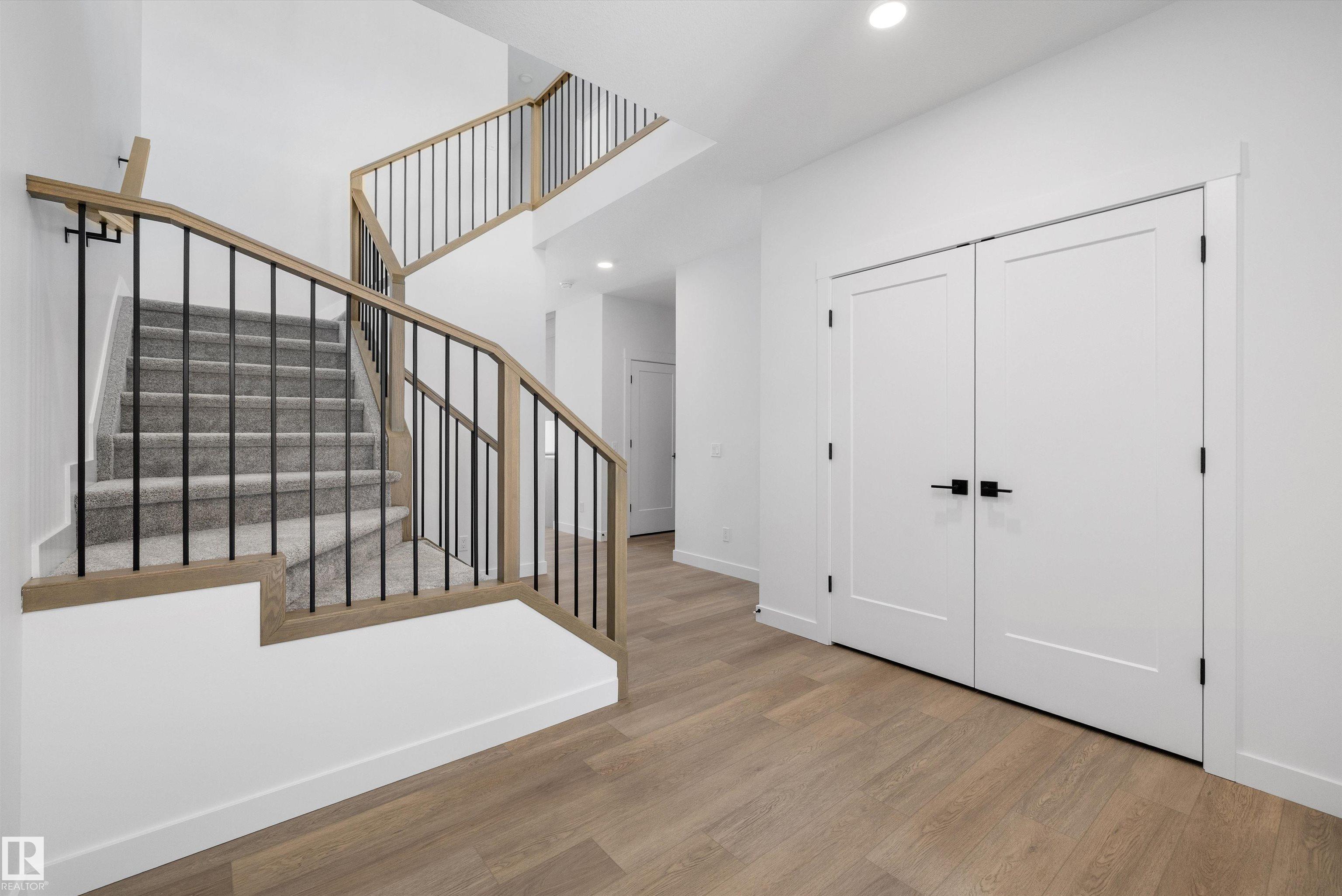 1077 Cristall Crescent SW, Chappelle Area, Edmonton