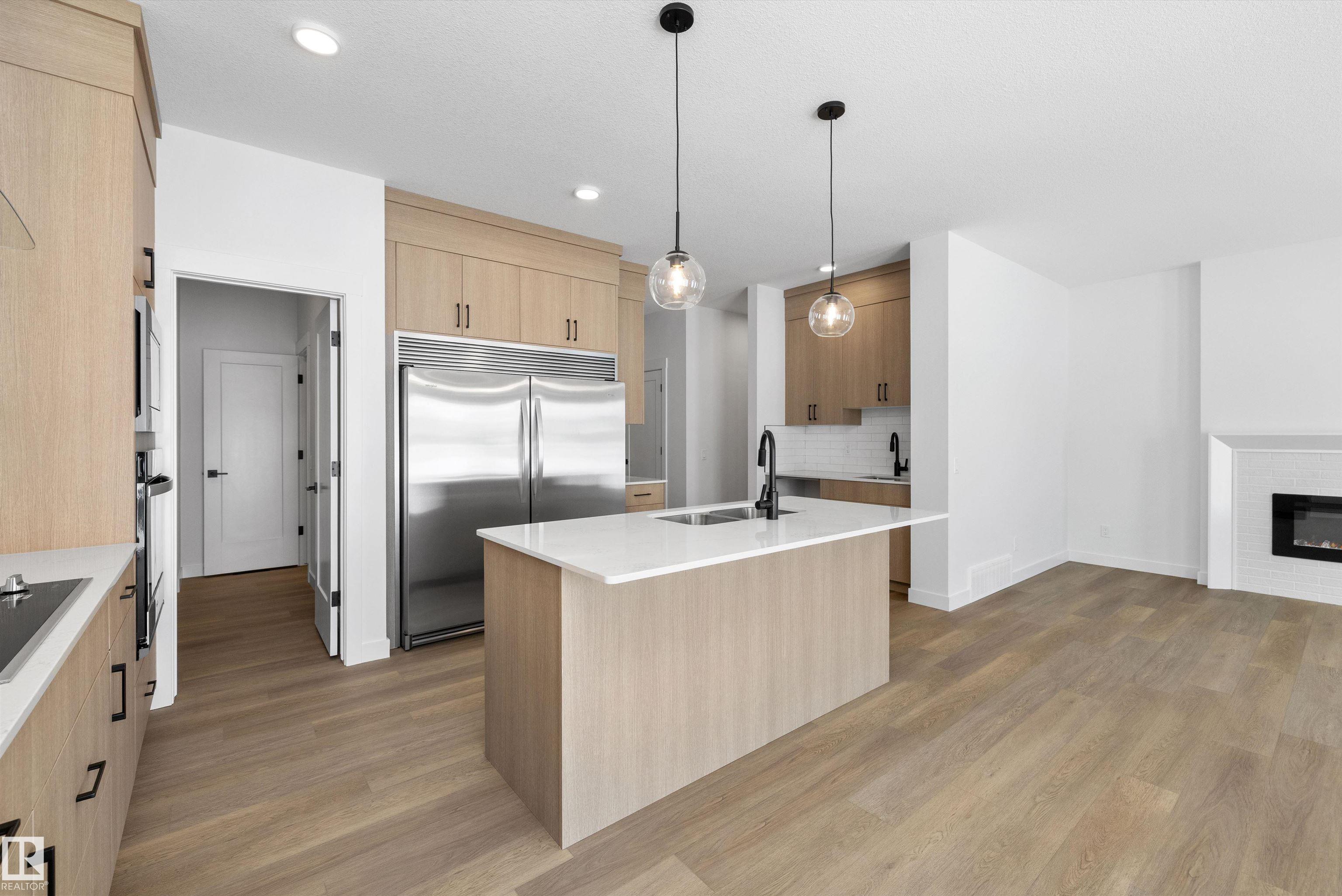 Photo 9 at 1077 Cristall Crescent SW, Chappelle Area, Edmonton