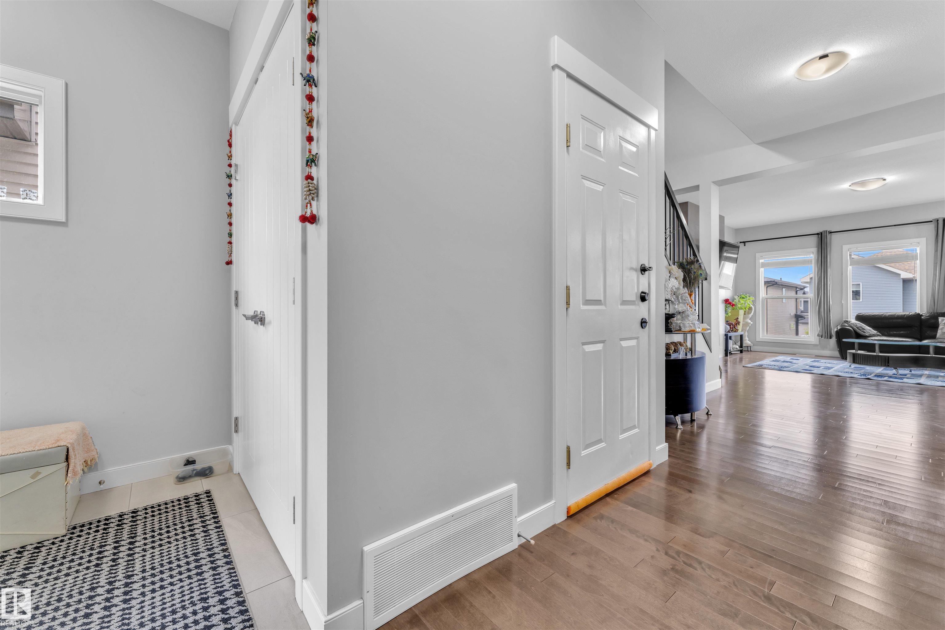 4104 6 Avenue SW, Charlesworth, Edmonton