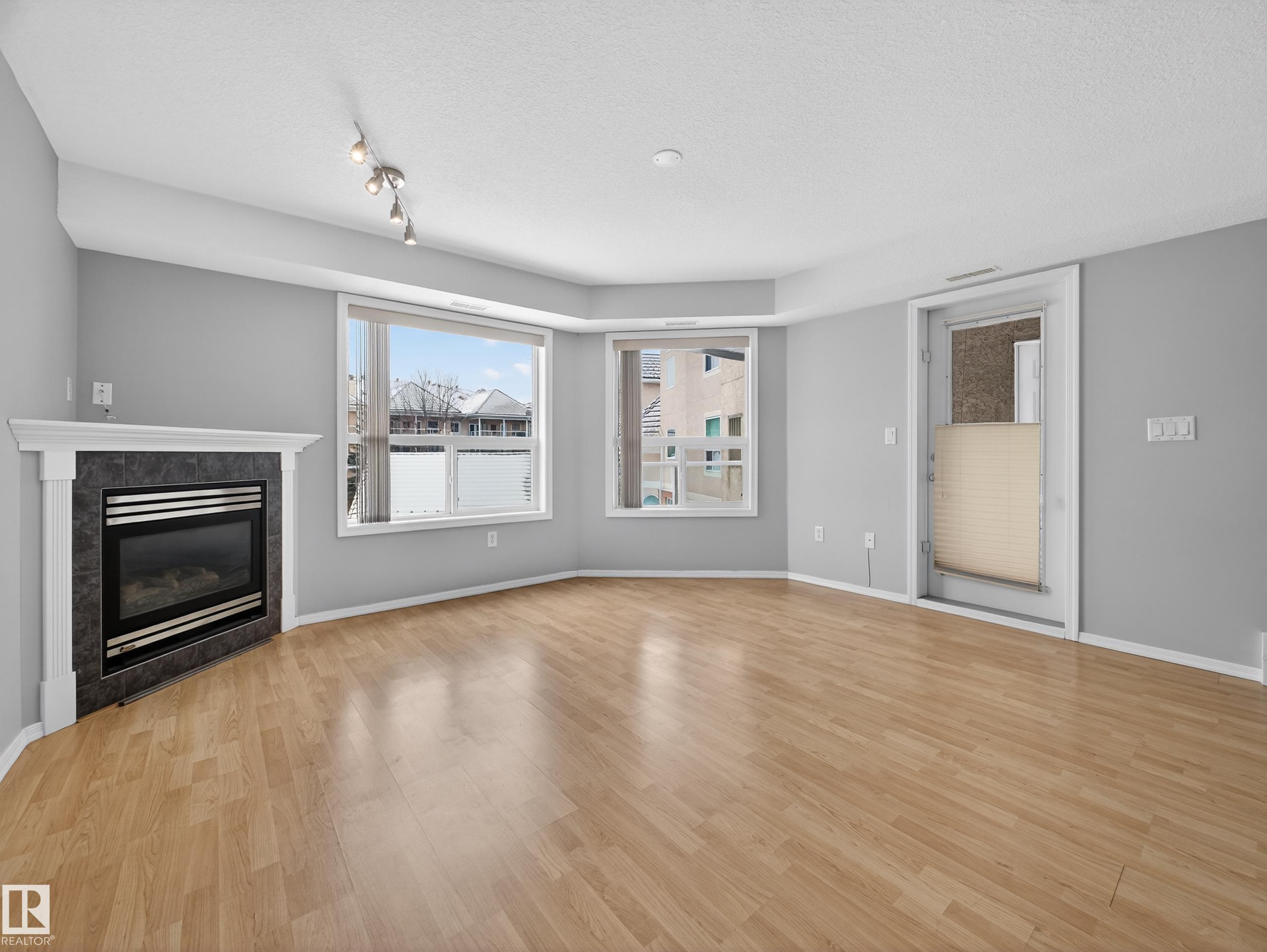 Photo 11 at 302 - 9008 99 Avenue NW, Riverdale, Edmonton