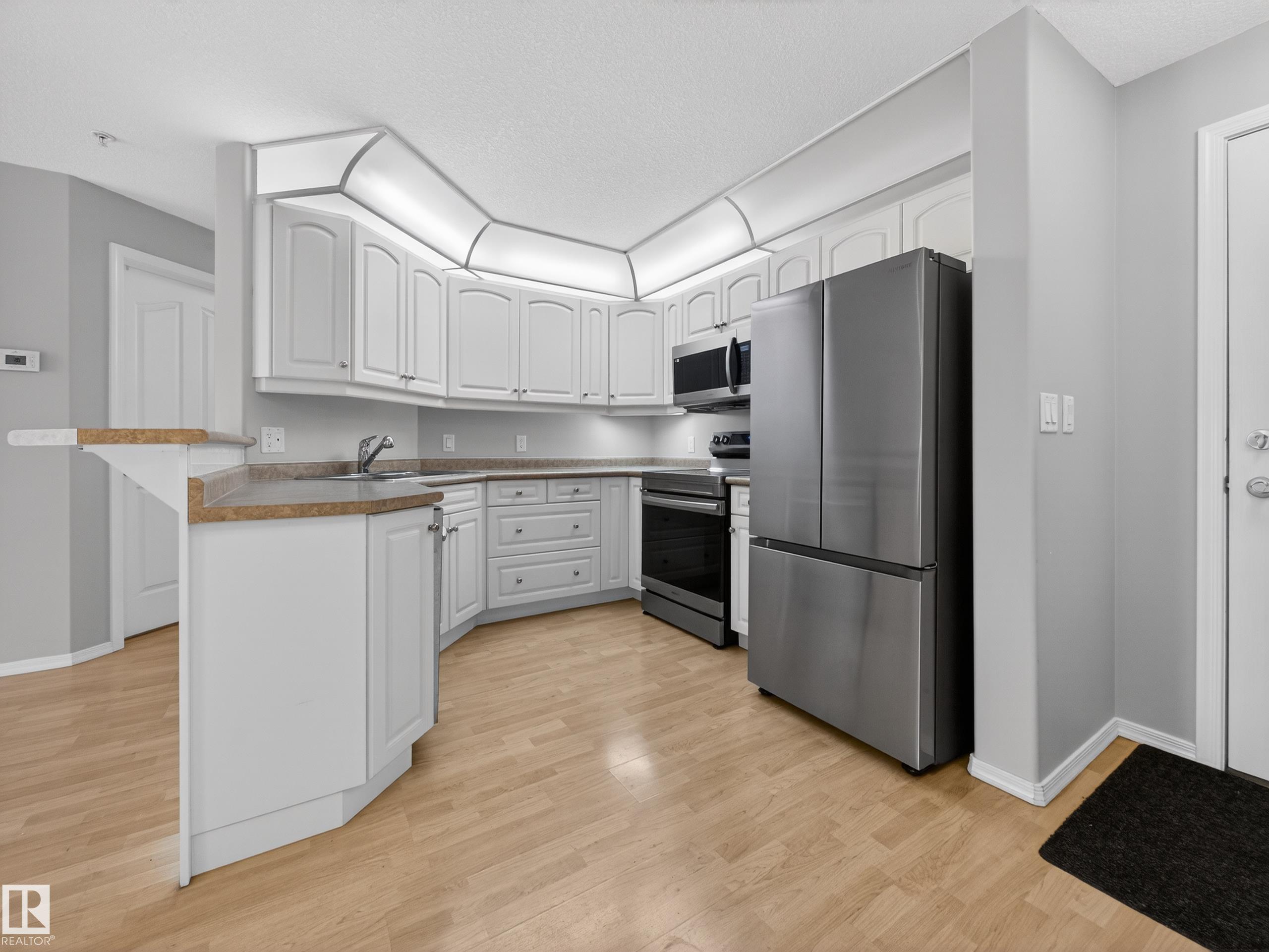 302 - 9008 99 Avenue NW, Riverdale, Edmonton