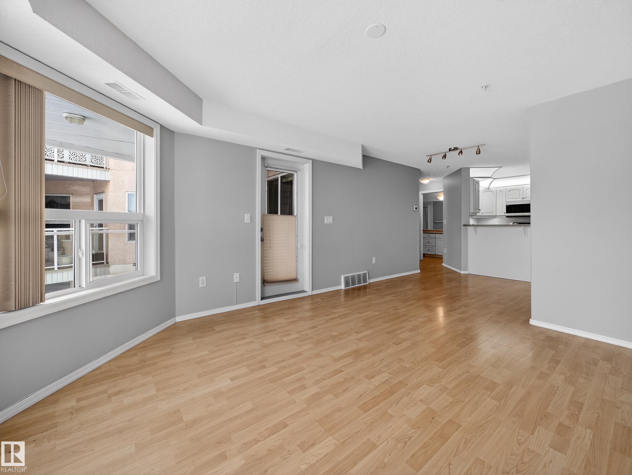 Photo 10 at 302 - 9008 99 Avenue NW, Riverdale, Edmonton