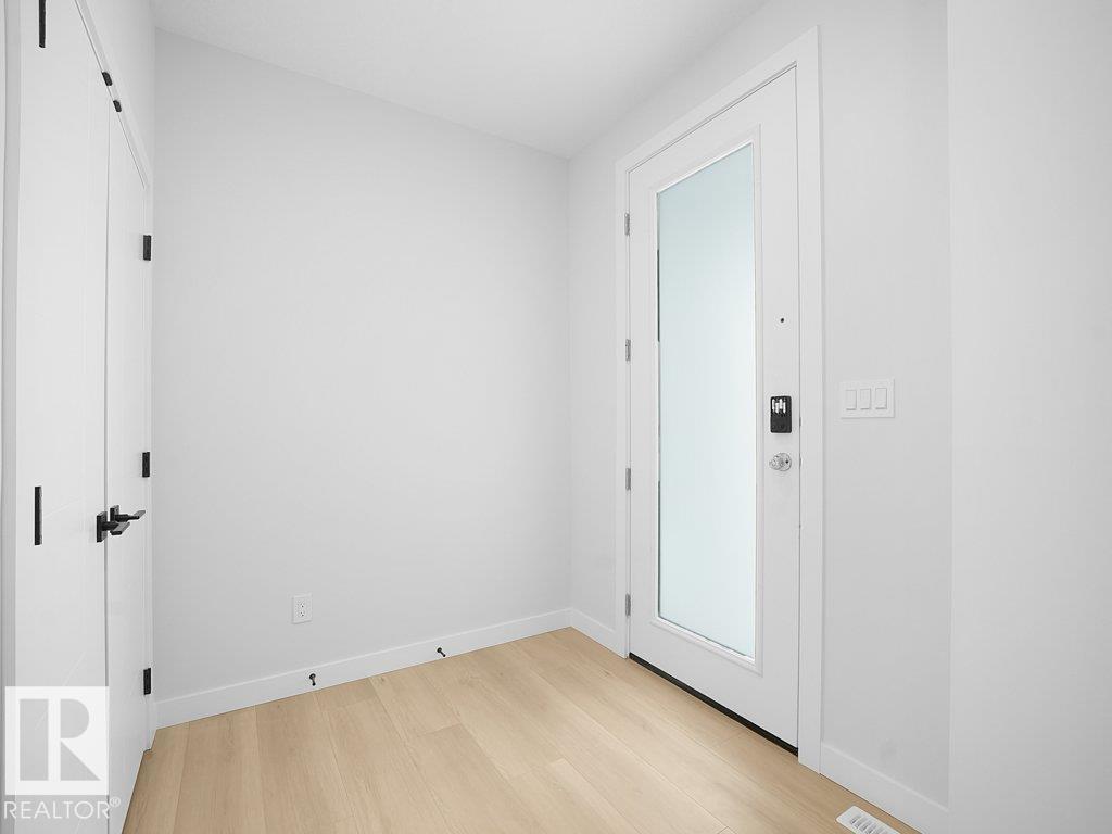 Photo 10 at 3322 Chickadee Drive NW, Starling, Edmonton