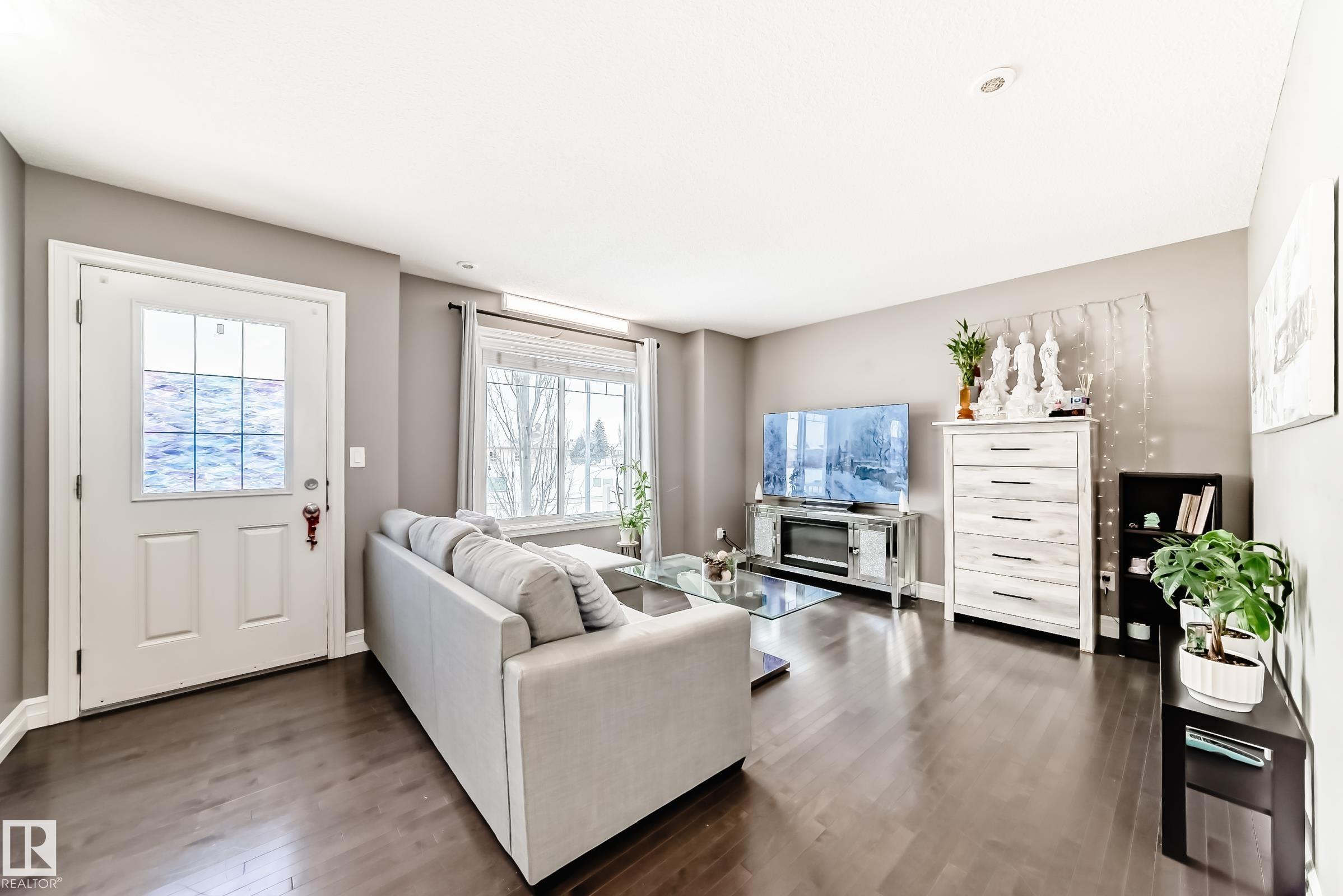 125 - 3625 144 Avenue NW, Clareview Town Centre, Edmonton