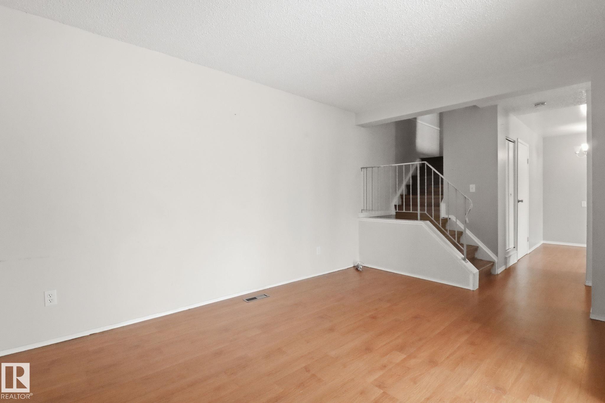 Photo 12 at 8149 27 Avenue NW, Meyonohk, Edmonton