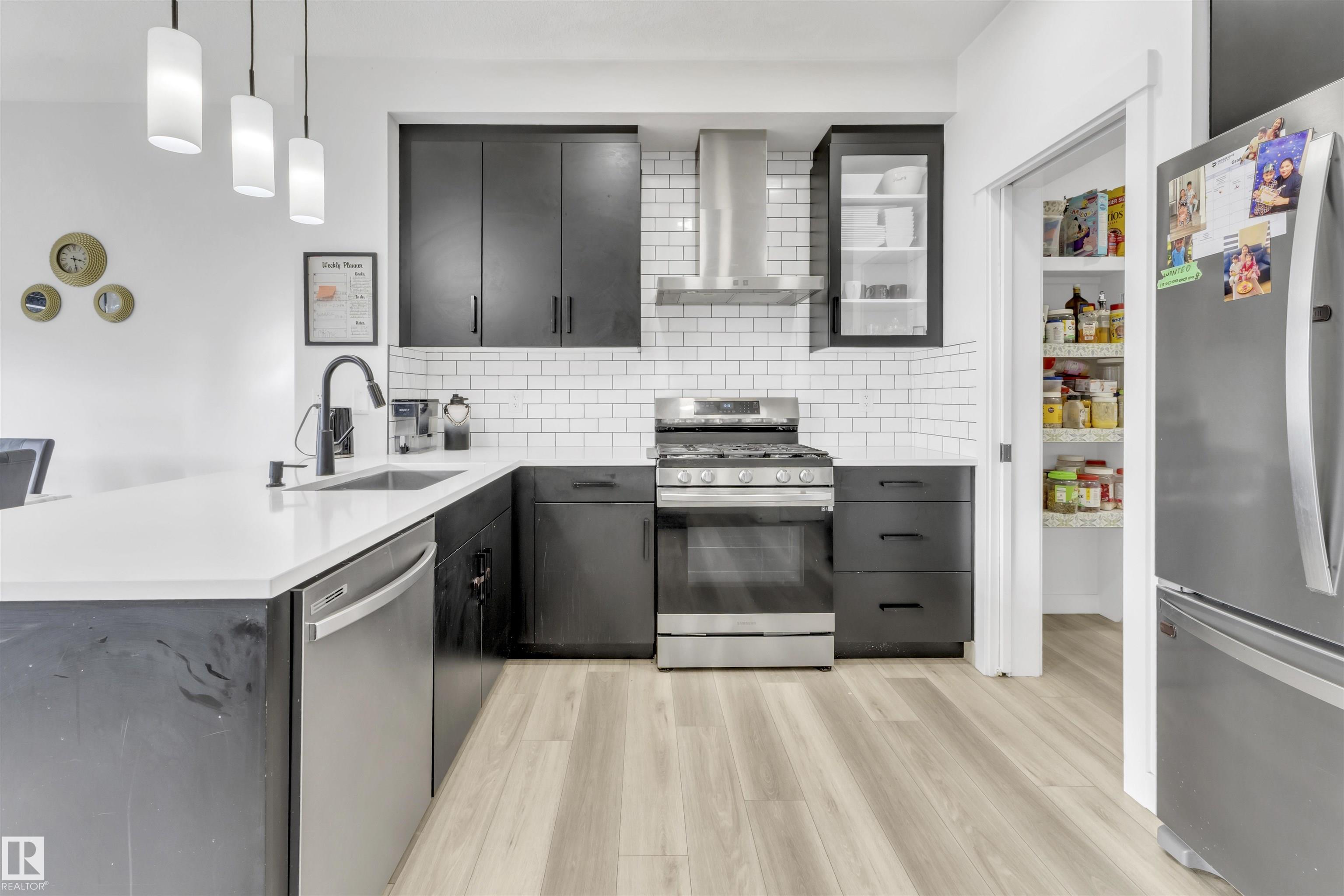 Photo 6 at 1424 15 Street NW, Aster, Edmonton